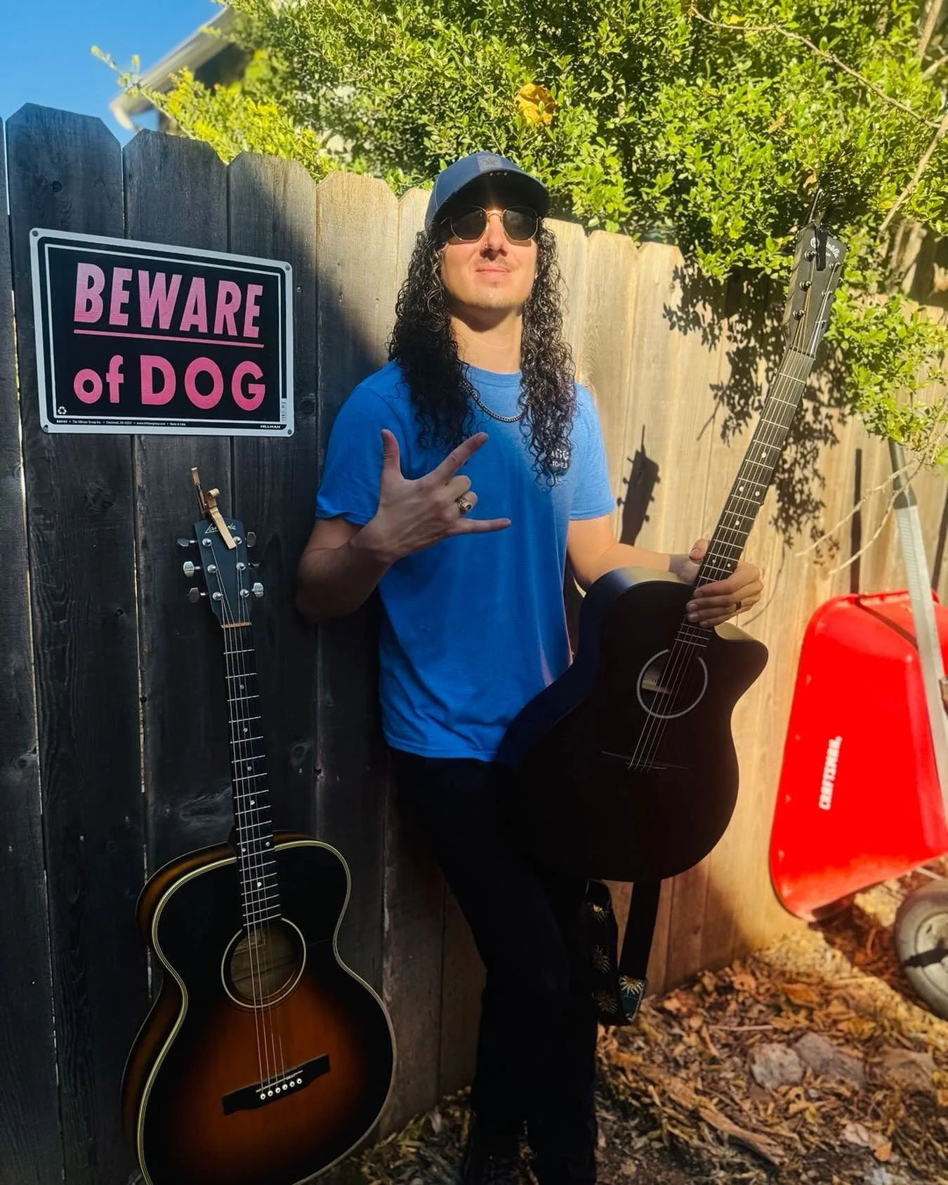 so stoked to play my first show in ages TODAY @hitwatx 6pm before @dauzatstmarie and i'd love to see you there 🙈🙉

shoutout to one of my truest friends and brother @samuelcurrent who wrote this beautiful song about our home ✨

thanks everyone for t