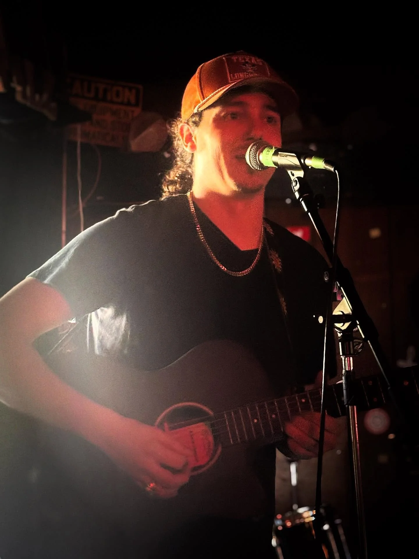 that&rsquo;s happy zach right there. doing exactly what god made him to do 🙌✨ thanks again to everyone who showed love last sunday and so far with the new solo project 🖤

#acousticmusic #austinmusician #atxmusic #austintexas #livemusic #austinlivem