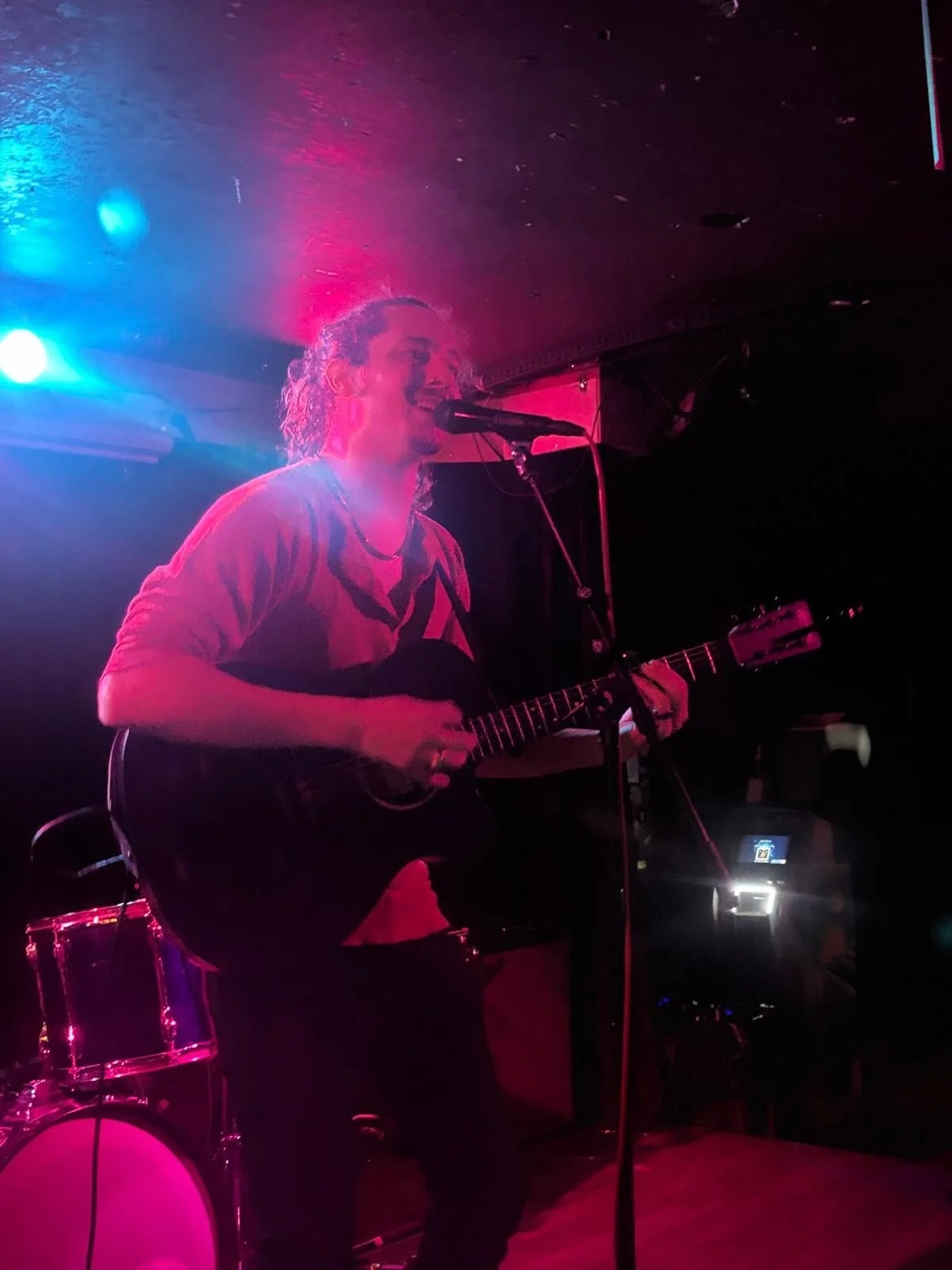 the music gods are with me yall 🕯️✨

put your boi ZB on the calendar for SXSW 2026!! Friday 3/13 i'm stoked to play for the annual @chickenranchrecords day party @hitwatx 2:45PM + Saturday 3/14 i'm opening up for @andrewsavage_music and @thehollowtr