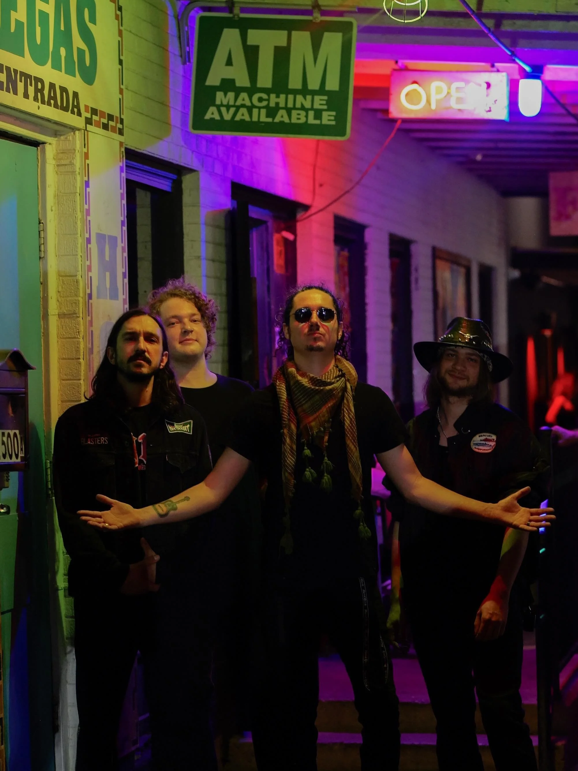 thank you for making my 1st original showcase something really special 🖤🤟

along with a few of our favorite covers, we debuted 4 new originals, revived 2 @soulsextolled songs, and successfully rocked for the very first time as a full band outside o
