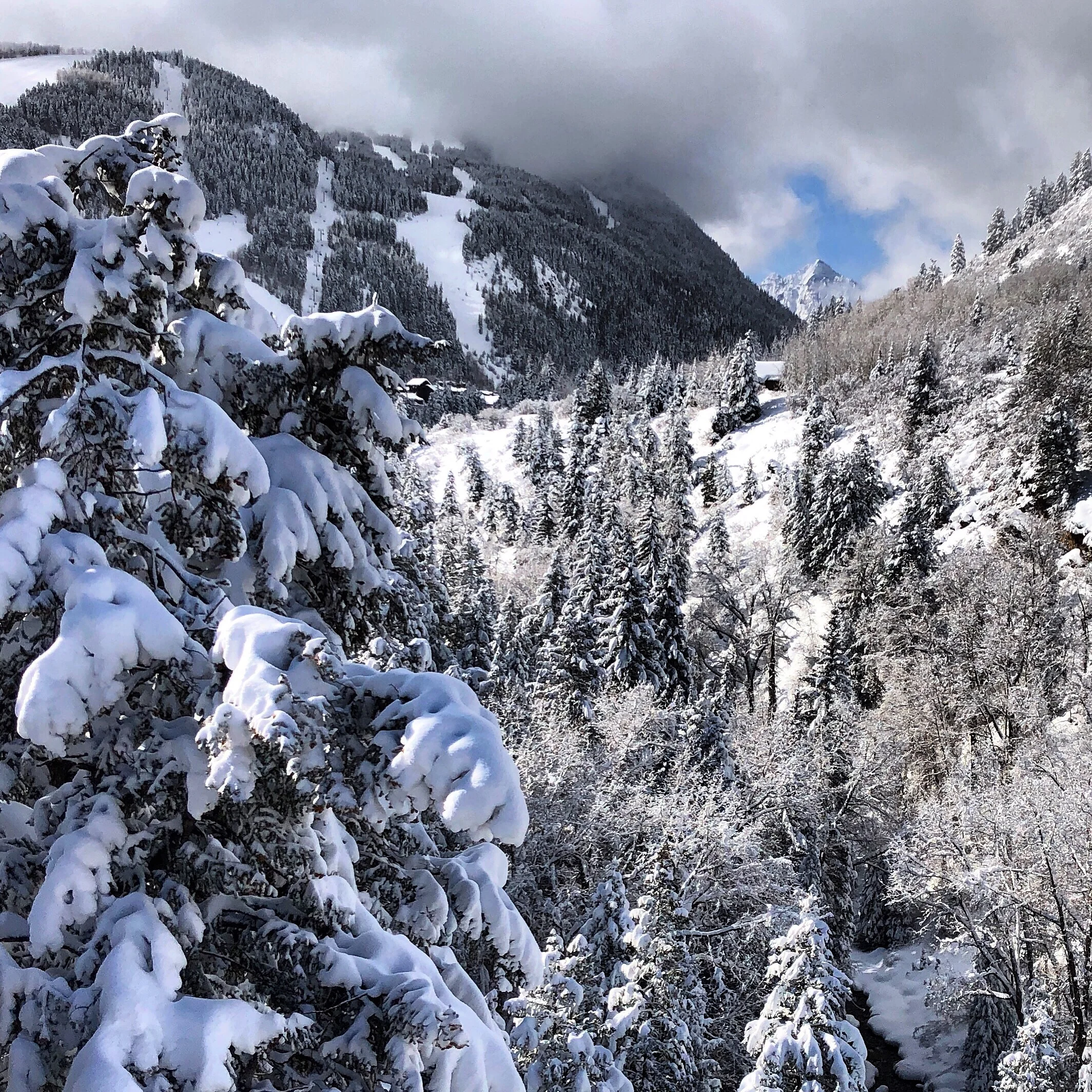 What a weekend! Aspen Haus is a less than 5 min drive from this stunning site… or you can XC ski the whole beautiful way here from the house.