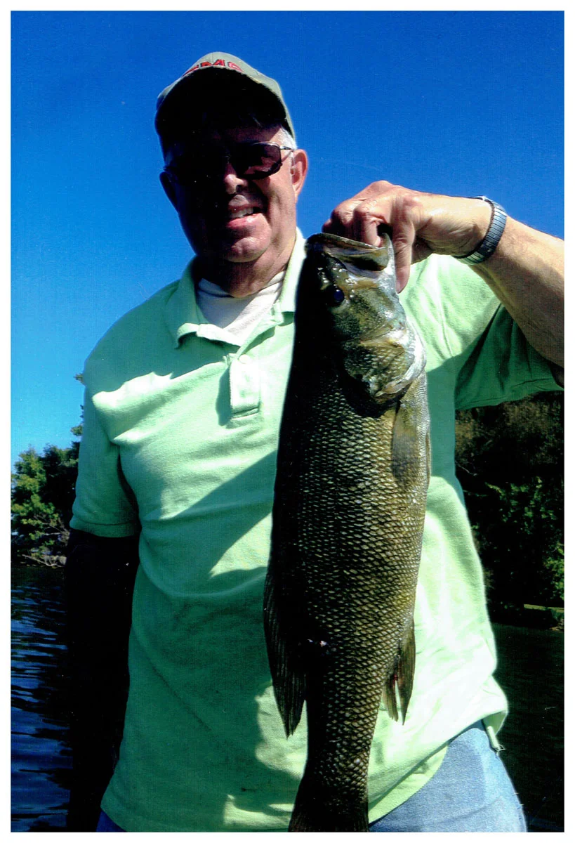 Joe Troia; Franklin, WI - 22 ⅝” Smallmouth Bass on Pewaukee Lake using a small sucker