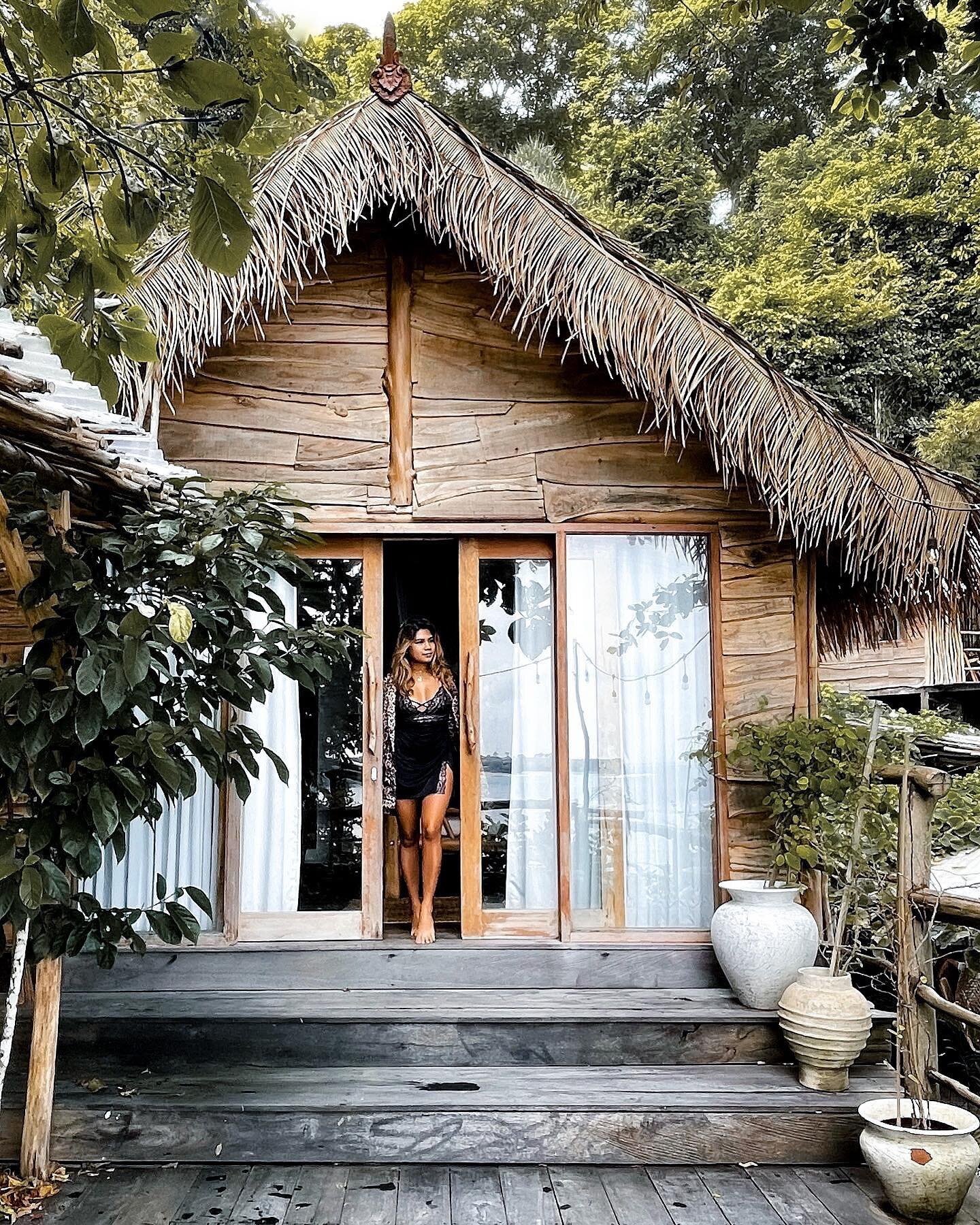 Have you ever stayed at a place like this?! Tag a friend that would love this unique tree house 🌿

📷 @lioric 
#travelphotography #baligetaway #oceanviews #uluwatubeach #bali #balibeach #uluwatu #travelgirl #hiddengem #balitravel #balitravelguide #u