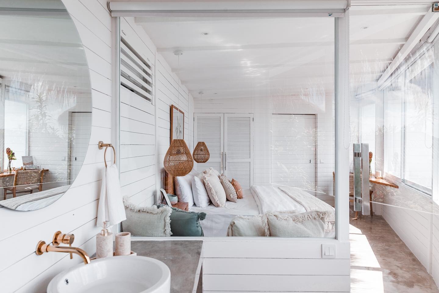 Beautiful bedroom scene from our Beach Shack. Link to book in bio ✨
.
.
.
.
.
.
.
.
.
.
.
.
.
.
.
.
.
.
.
.
#mahimahibeachshack #beachshack #bedroomdesign
#dreambedroom #mahimahibingin #luxurysuite #travelmood
#traveltogether #bedroomdecor #interiord