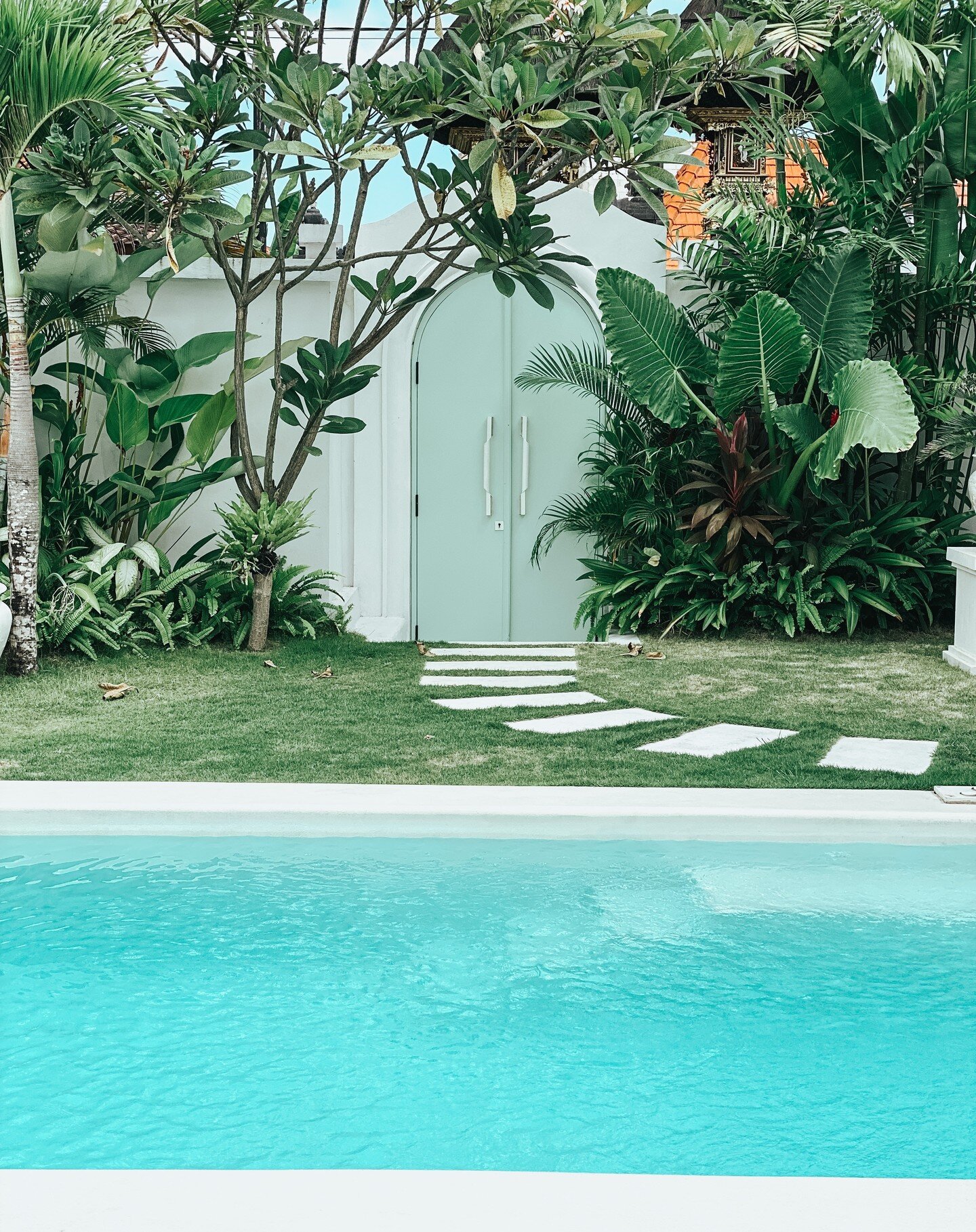 Nature inspires us everyday 🍃

#morningglory #tropical #canggu #balivilla #poolside #archilovers