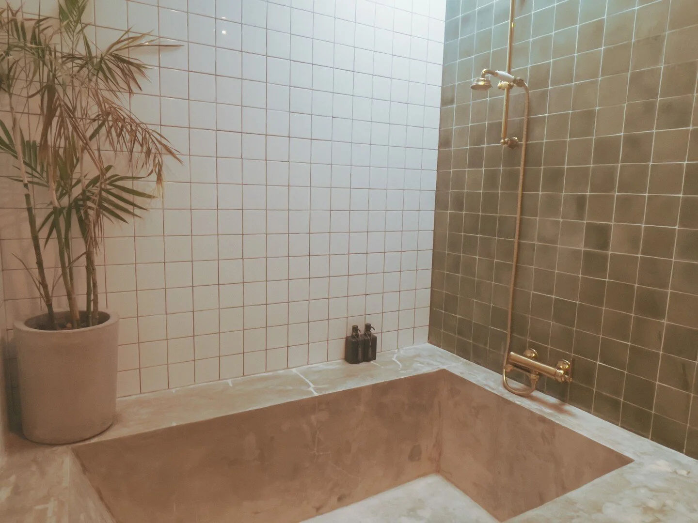 The bathtub 
*
*
*
 #norushvillas #bathroom #vogueliving