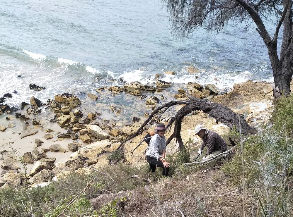 Robyn and Rob_coastcare.jpg