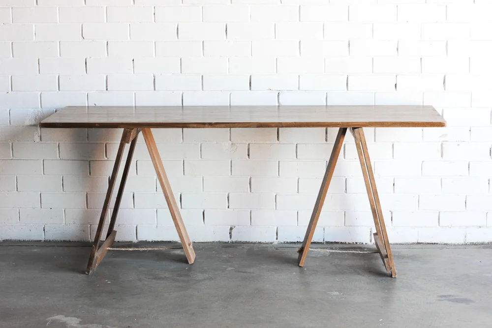 Display trestle table