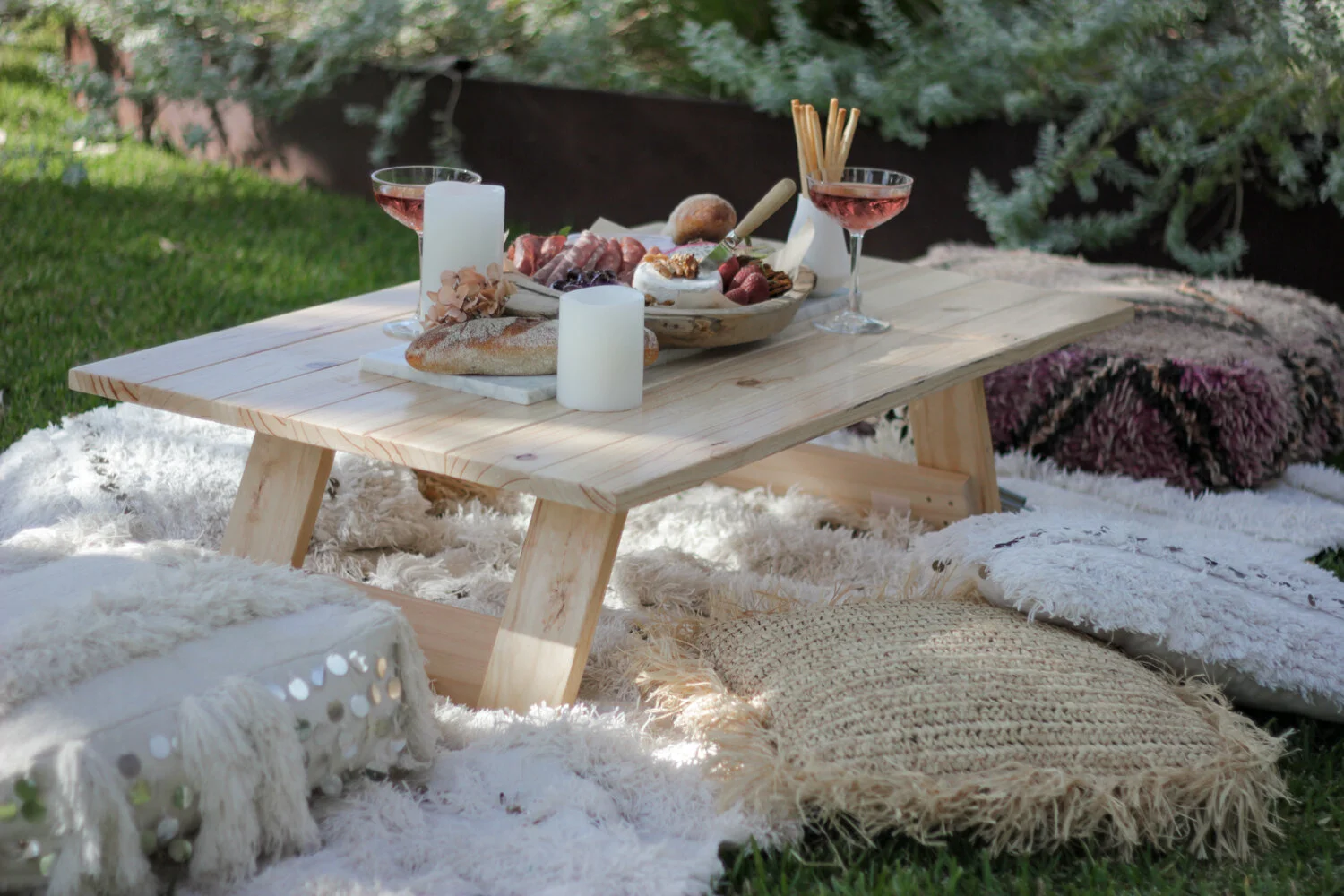 Pretty_Willow_Prop_Hire_Perth_FURNITURE_Tables_Picnic_tables.jpg
