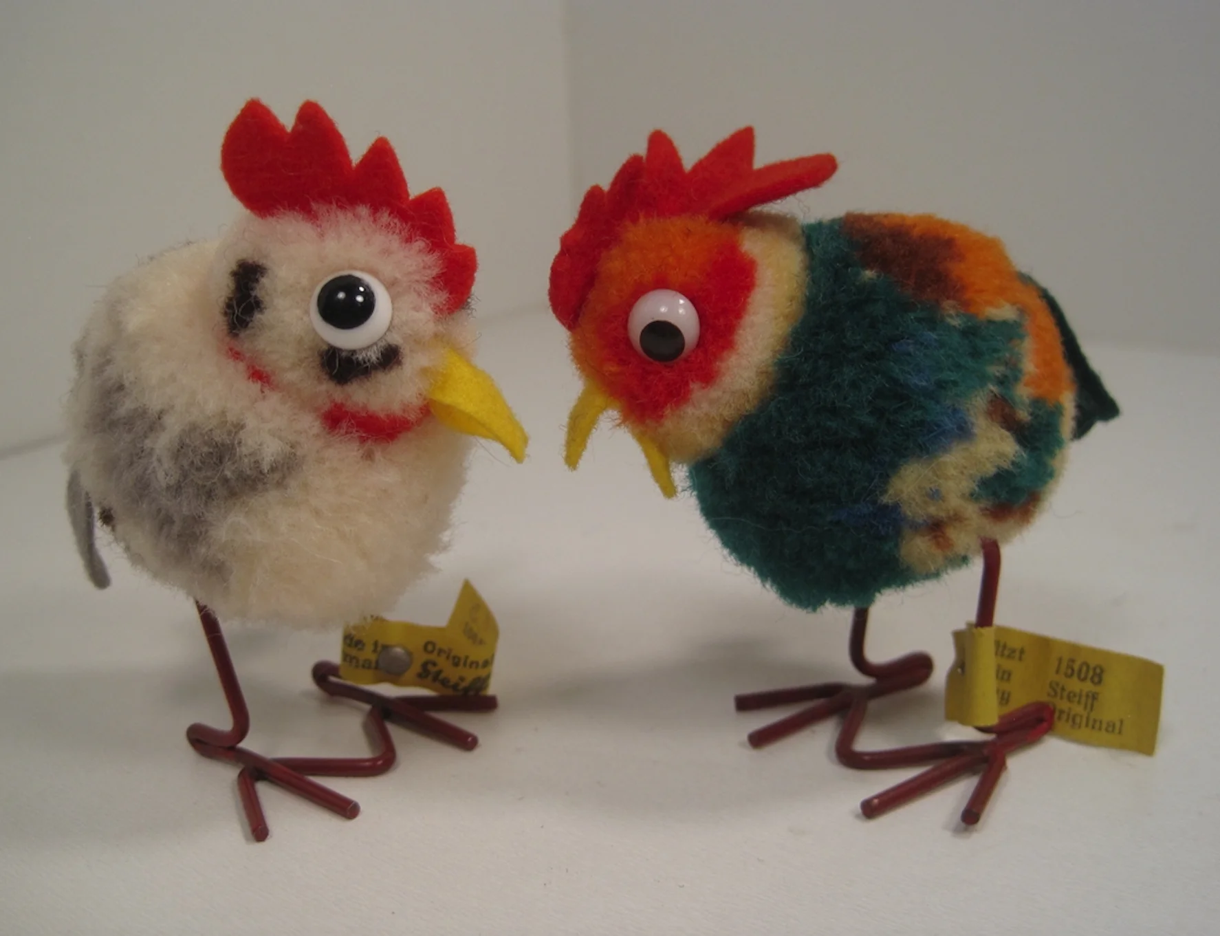 postwar Steiff woolen mini hen and rooster .jpg