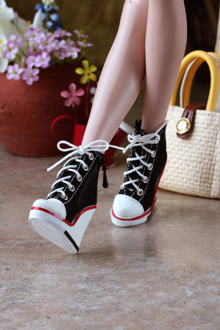 Dolluxe High Heel Converse-Inspired Sneakers in White Black Virtual Doll Convention