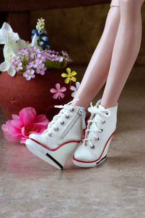 Dolluxe High Heel Converse-Inspired Sneakers in White Black Virtual Doll Convention