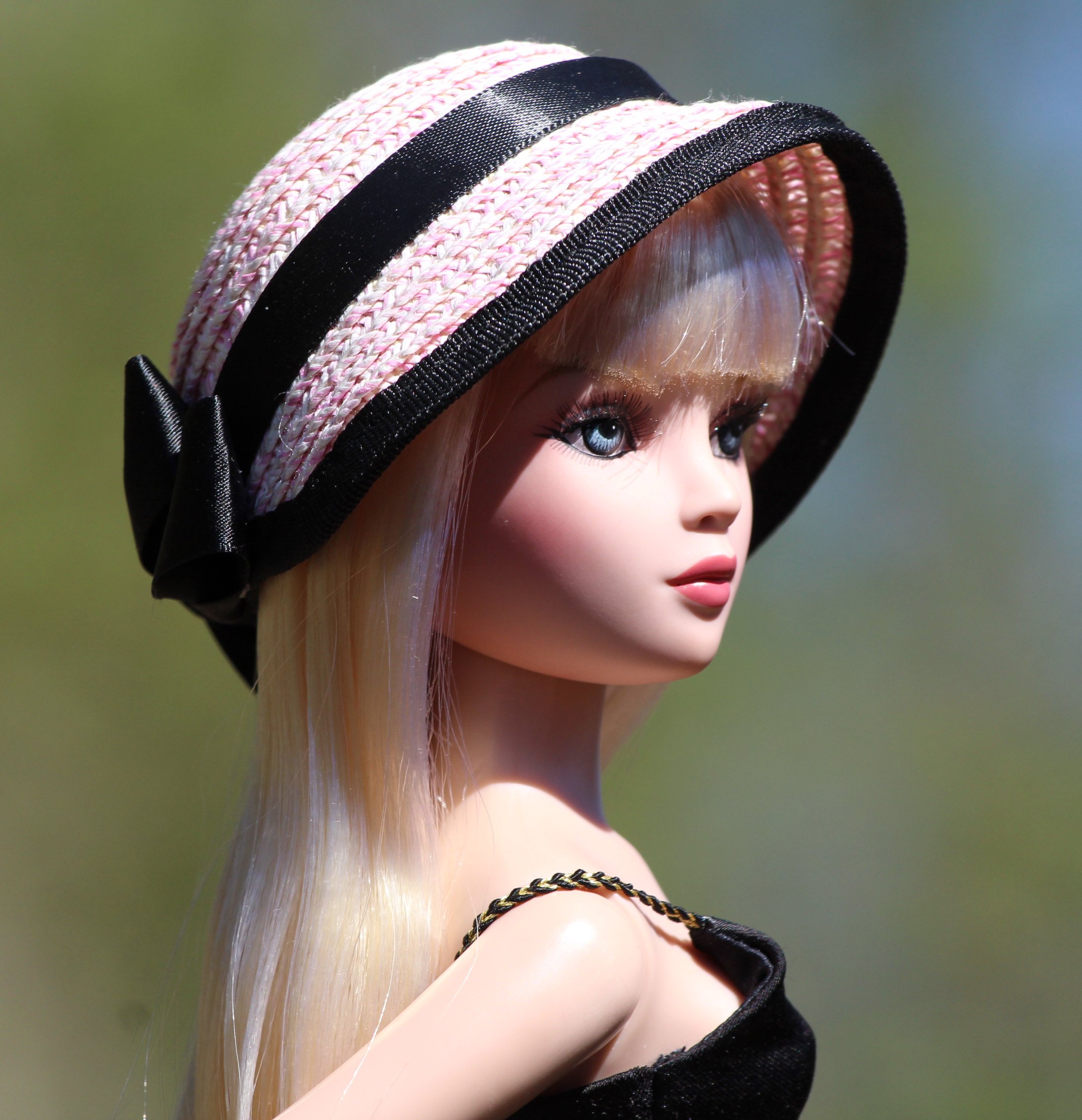 Hat Ellowyne pink black vf.JPG