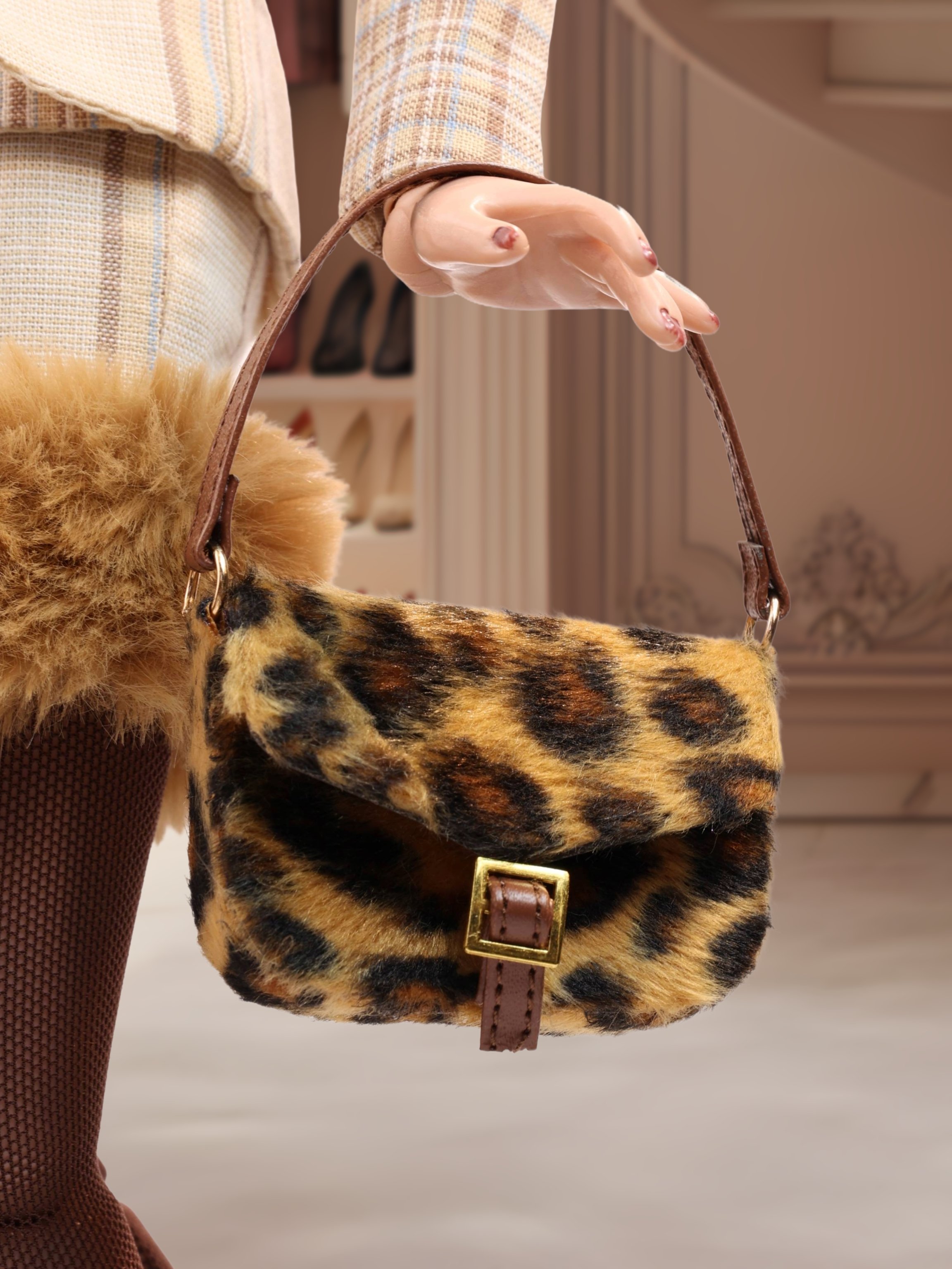 The Indifferent It-Bag – Classic Leopard Edition
