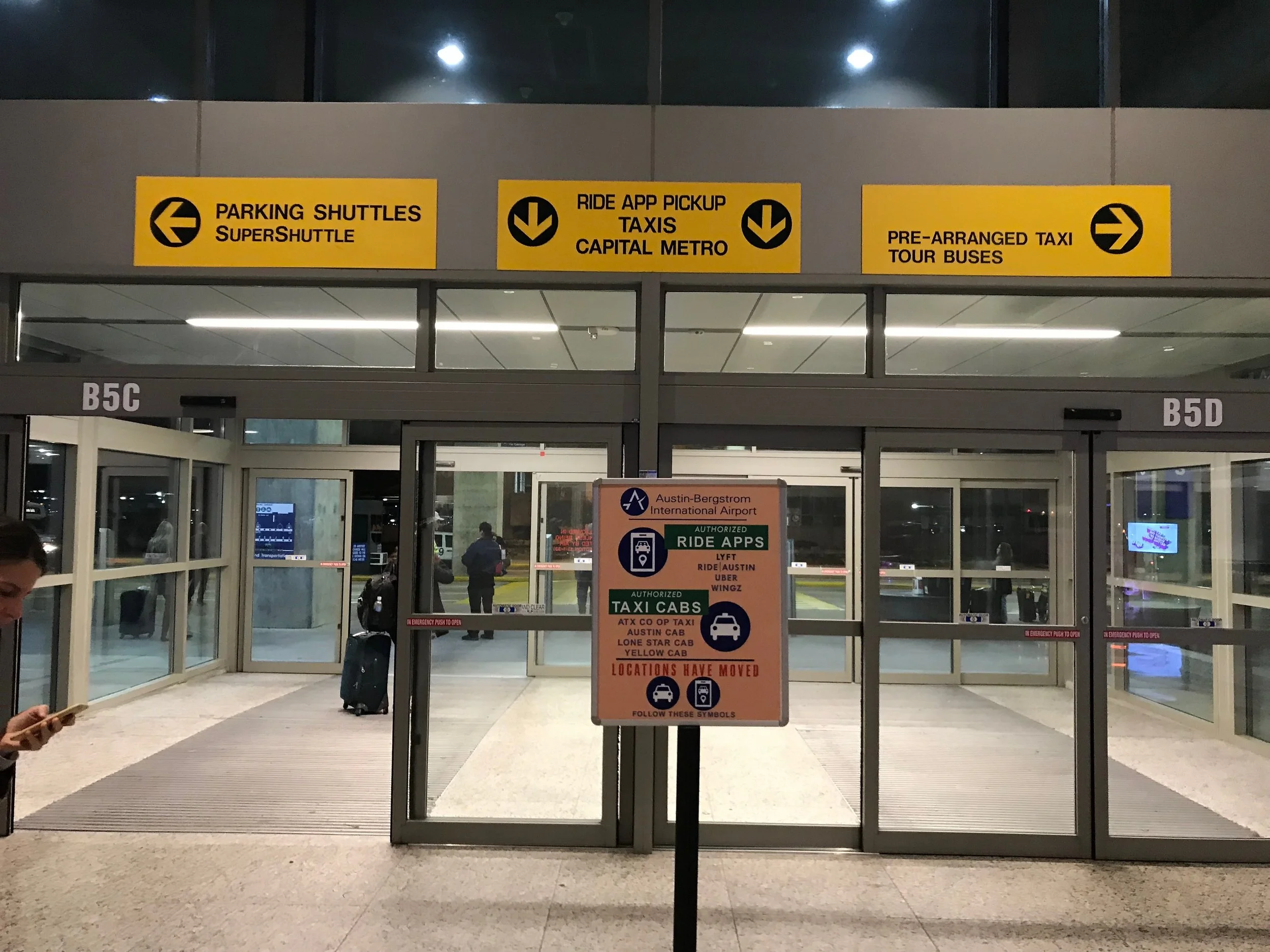 Austin-Bergstrom International Airport (AUS) — Officer Wayfinder