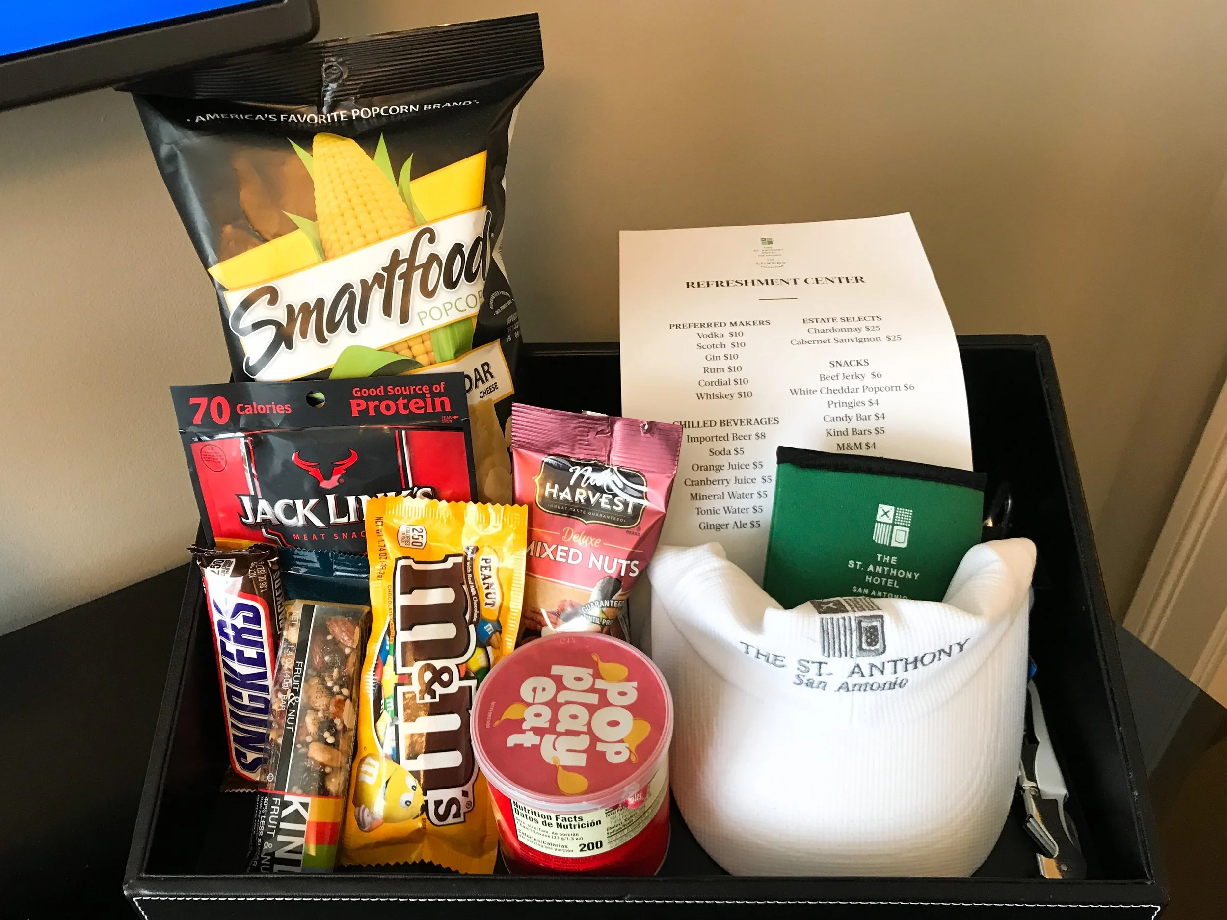 There was a small snack bar in the room.