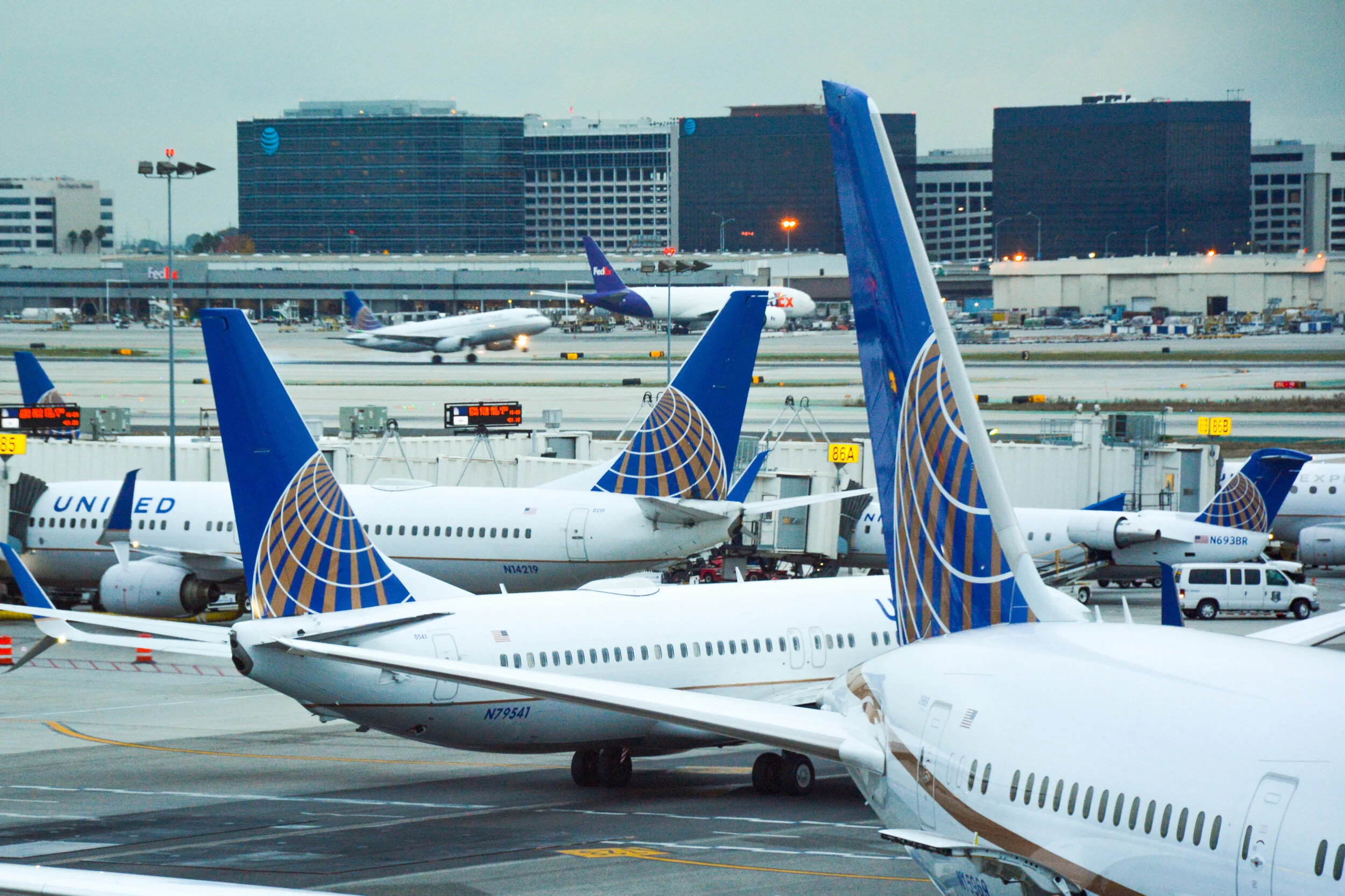 sfo to lax round trip