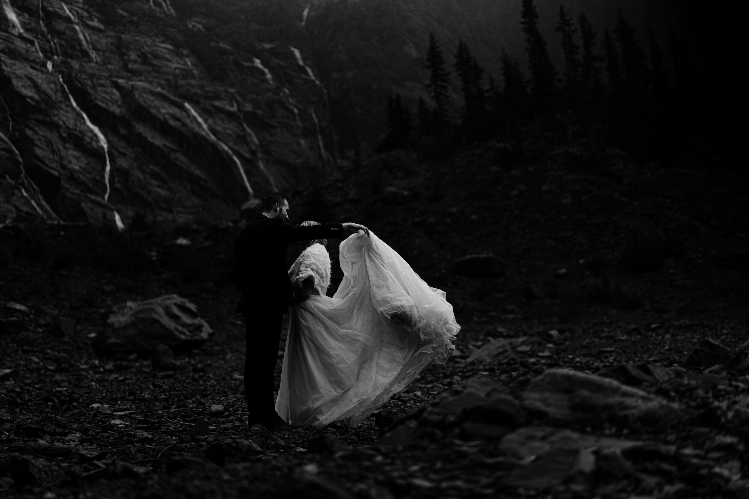 Raelin_Ice_Cave_Washington_Elopement-707-2.JPG