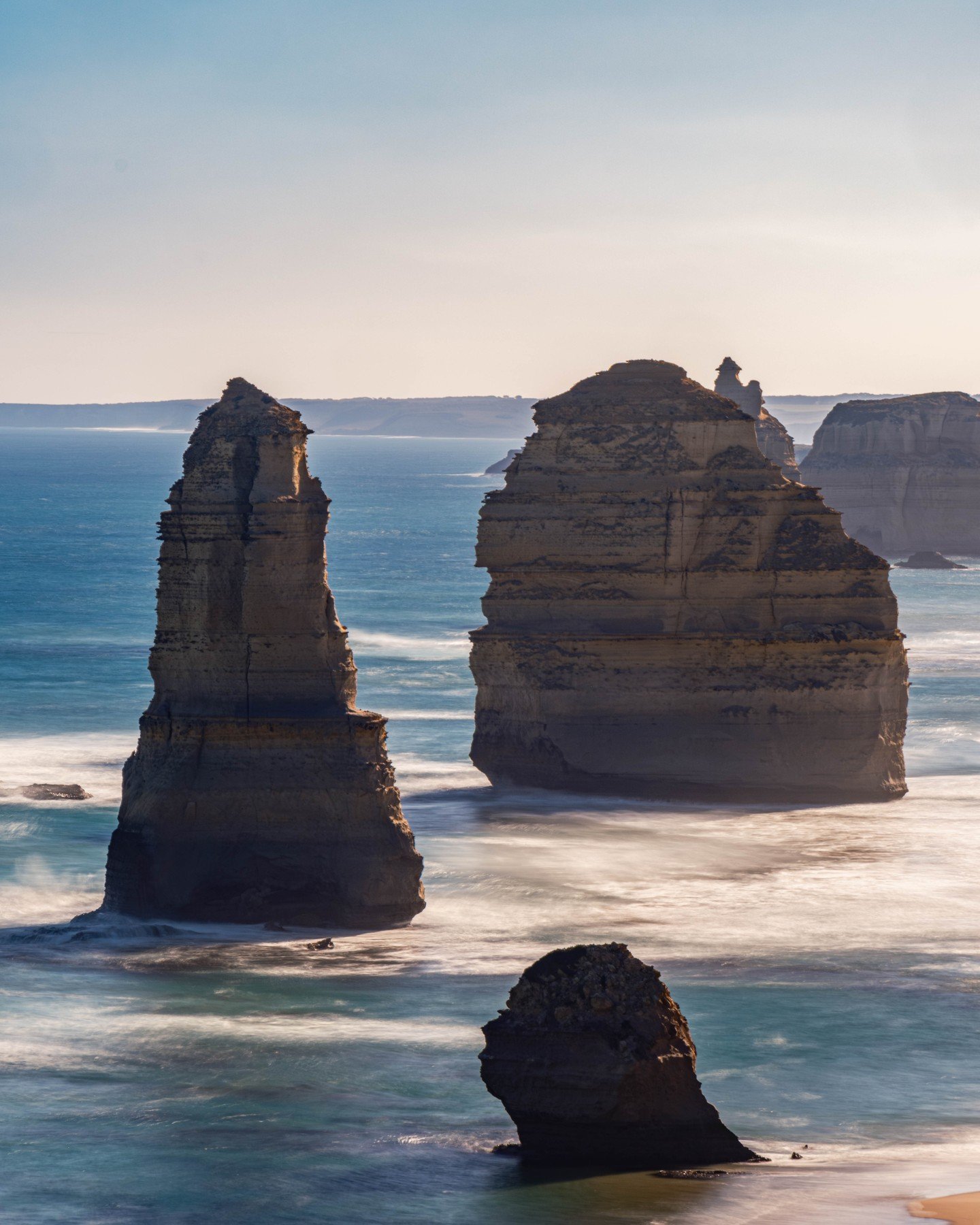 Part of the Twelve Apostles on the Southern coastline of Victoria, Australia. 

Fuji X-T5, 18-135mm,

I've wanted to revisit and photograph this dramatic coastline again and finally did so recently.

#australia #visitvictoria #twelveapostles #landsca