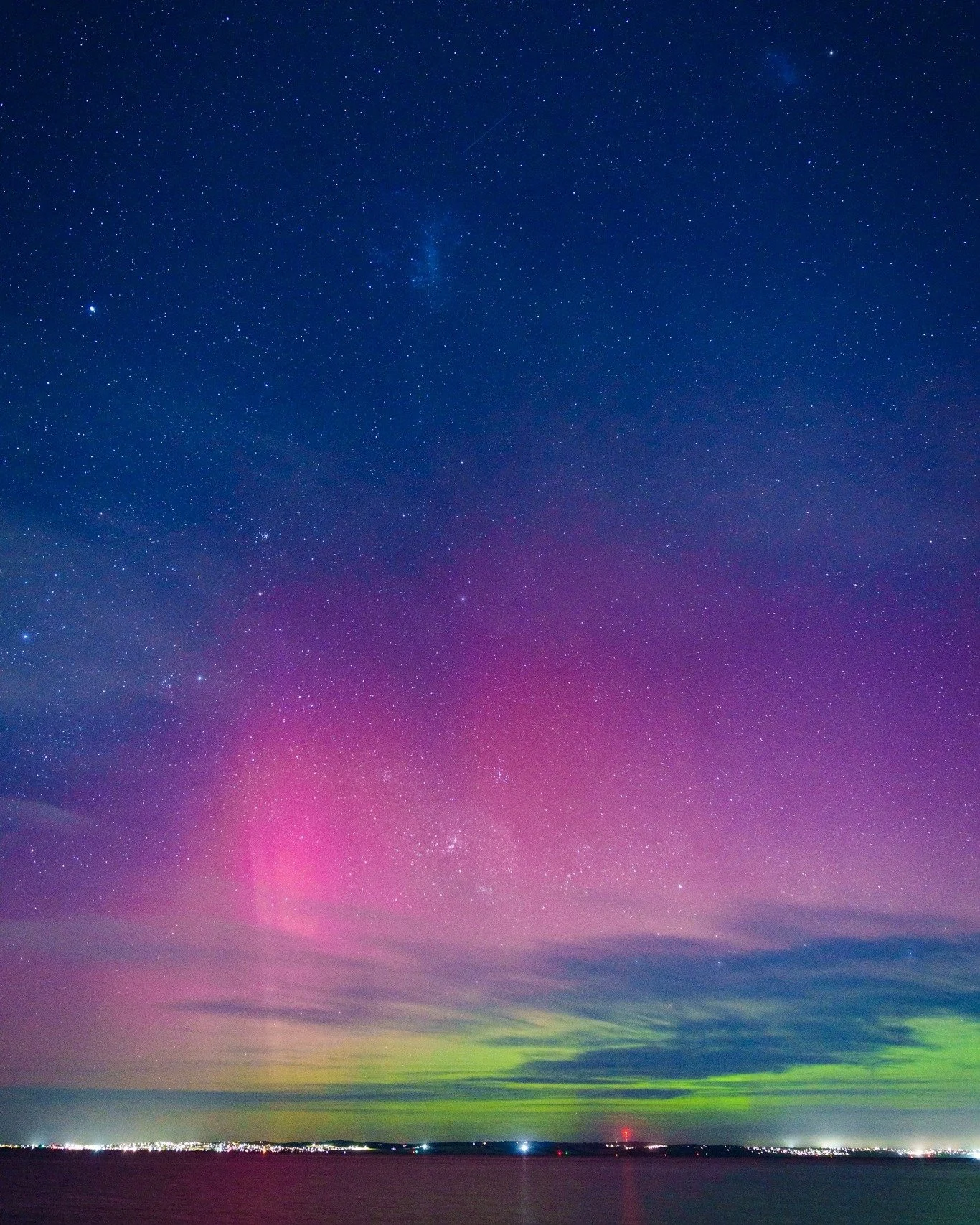 Thursday night aurora images from Point Kirk looking South over the bay.
Sony A7IV, Sony FE 24-70mm F2.8 GM, 13sec, F2.8, 1600iso.  Edited and boosted in lightroom

 #auroraaustralis #SonyAlphaANZ #aurora #vertical #astrophotography #sonya7ivphotogra