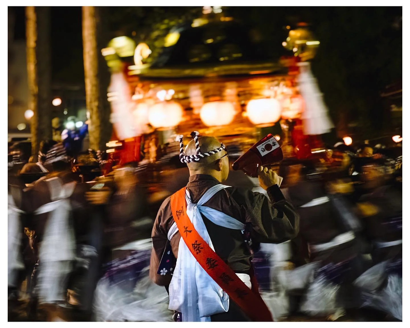 ✨ Flashback to 2014 in Kawaguchiko, Japan 🇯🇵

Picture this: I&rsquo;m chilling in my Ryokan room after a soothing onsen bath when suddenly, the street outside erupts with the thunderous sounds of drums, bells, and chants. Curiosity piqued, I dashed