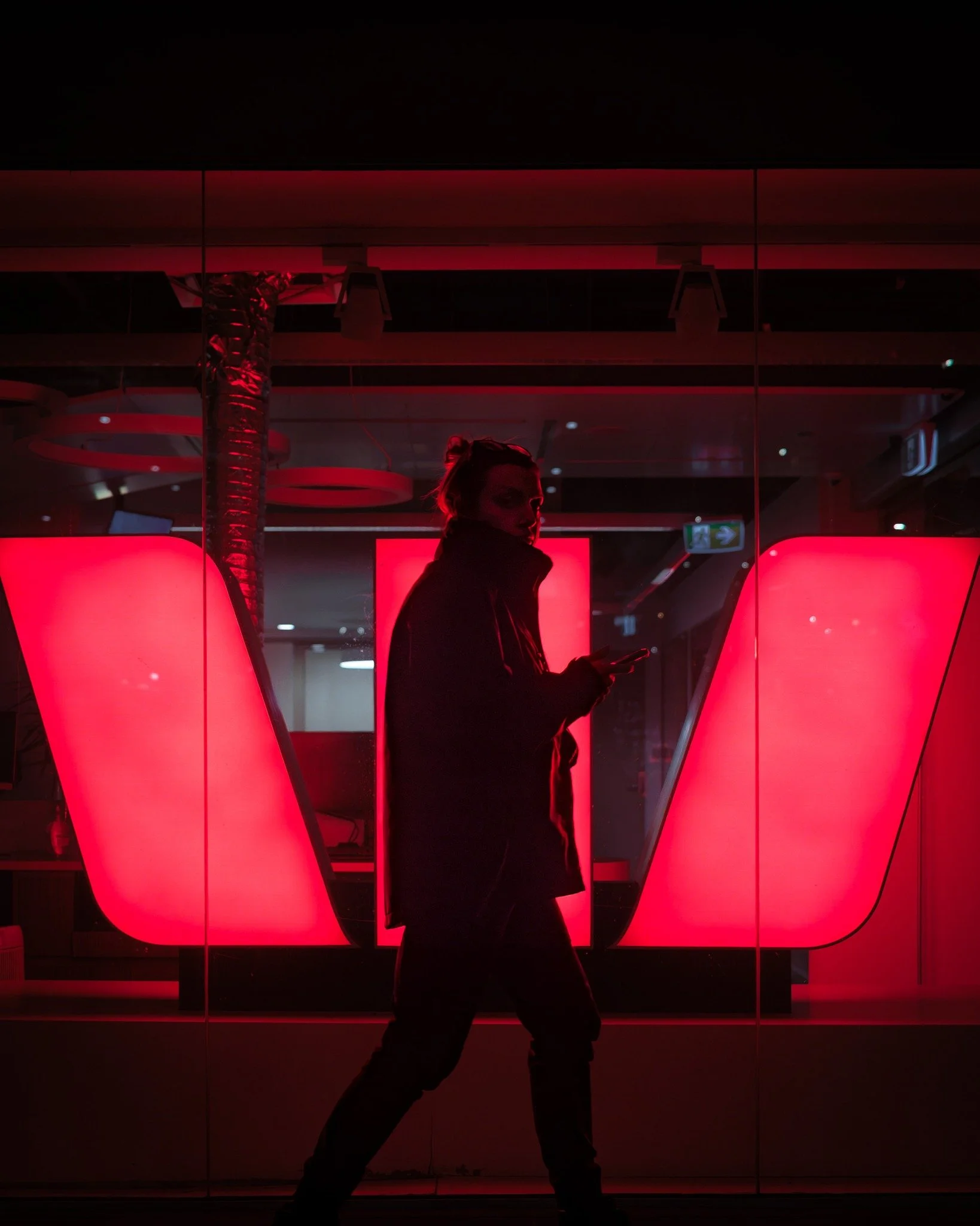 Which version do you prefer?

It's such a shame that Instagram is only optimised for vertical images... because you're very much missing out on the whole image...

I saw the the red light of the Westpac sign spilling into the darkness of the city str