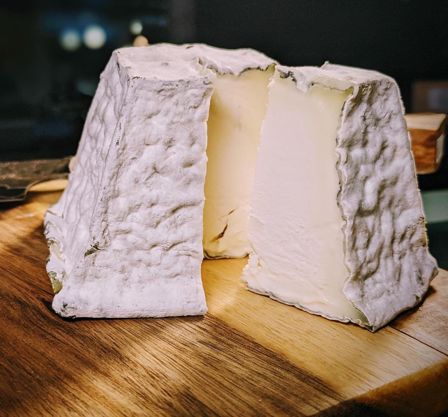 Legend says the &quot;topless&quot; pyramid shape of Pyramide de Chabris originated from Napoleon cutting the tip off with his sword after returning from a failed campaign in Egypt. 🗡️ Ever since, the cheese has been made in this shape.

This creamy