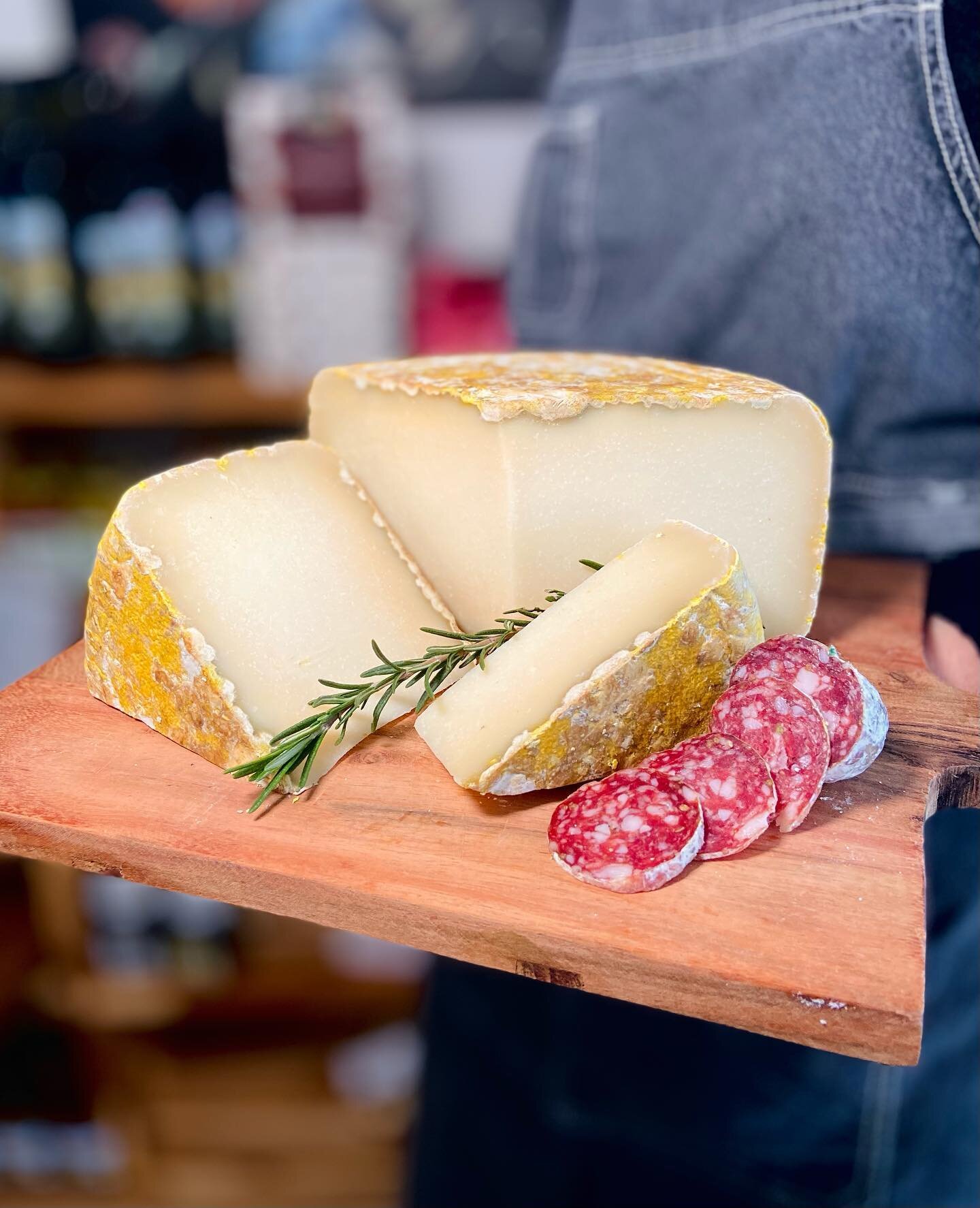 Ossau Iraty is a semi-firm sheep's milk cheese from the mountains of Pyrenees 🐑🏔
Said to be one of the oldest cheeses ever made, the smooth and creamy texture of this cheese is contrasted perfectly by its amazing rustic rind 🧀

If you are looking 