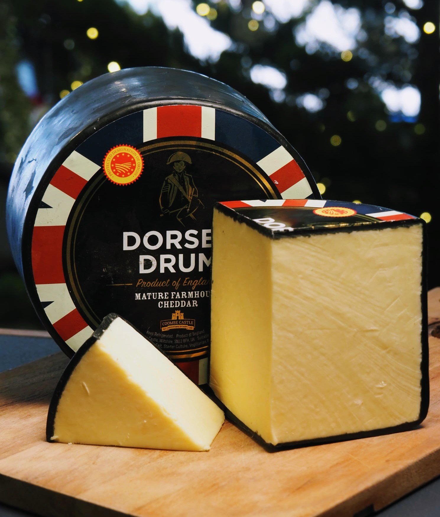 On the ninth day of Cheesemas, my cheesemonger gave to me&hellip;

Sharp and delicious Dorset Drum Cheddar 🧀

Matured for nine months and coated in black wax, Dorset Drum is a superb English Cheddar with a bold, savoury flavour and beautifully firm 