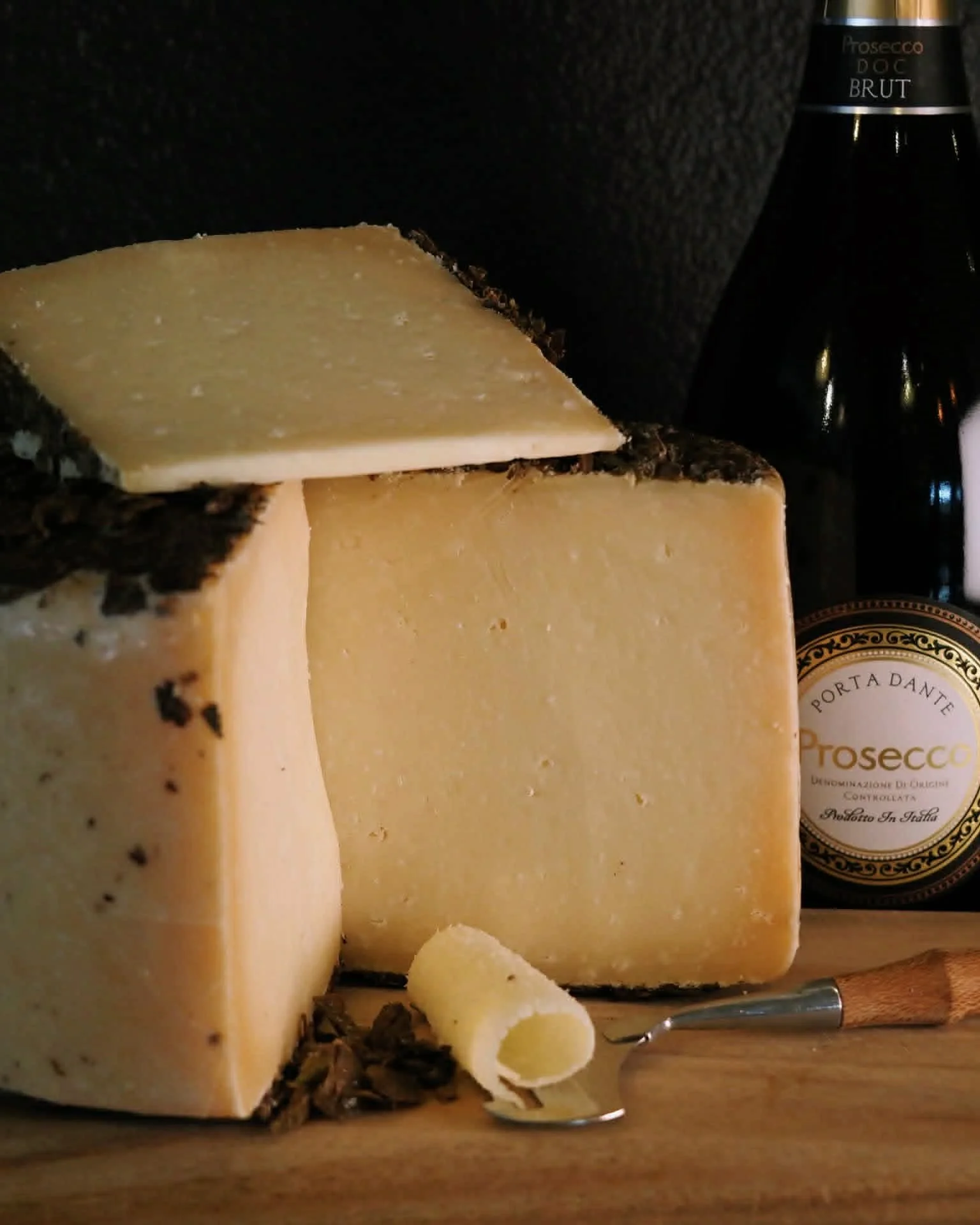 Drink your prosecco and eat it, too! 🥂🧀

This Italian ubriacatura (drunken cheese) is made with rich buffalo milk, then adorned with pressed Glera grape skins. As it matures in underground cellars for around 5 months, all those winey flavours soak 