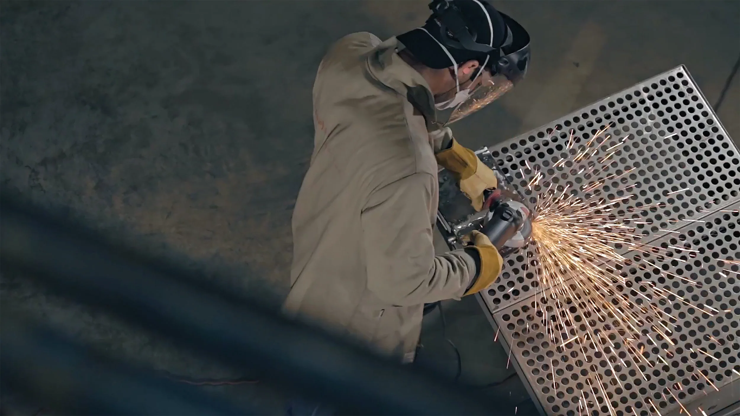 Bullard_Grinding_FlapDisc_FromAbove.jpg