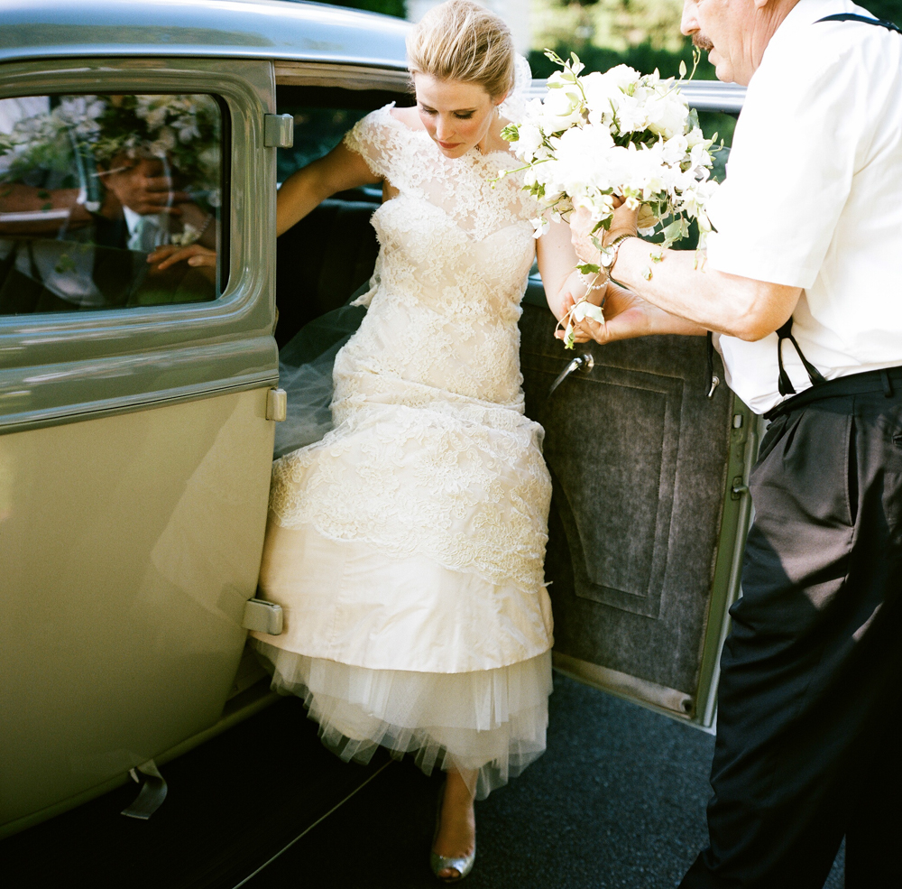 Radiant+Southern+Charm,+Events+by+Reagan,+Virginia+Wedding,+Destination+Wedding+Planner,+Bride+and+Groom+Arrival,+Flower+bouquet.jpeg