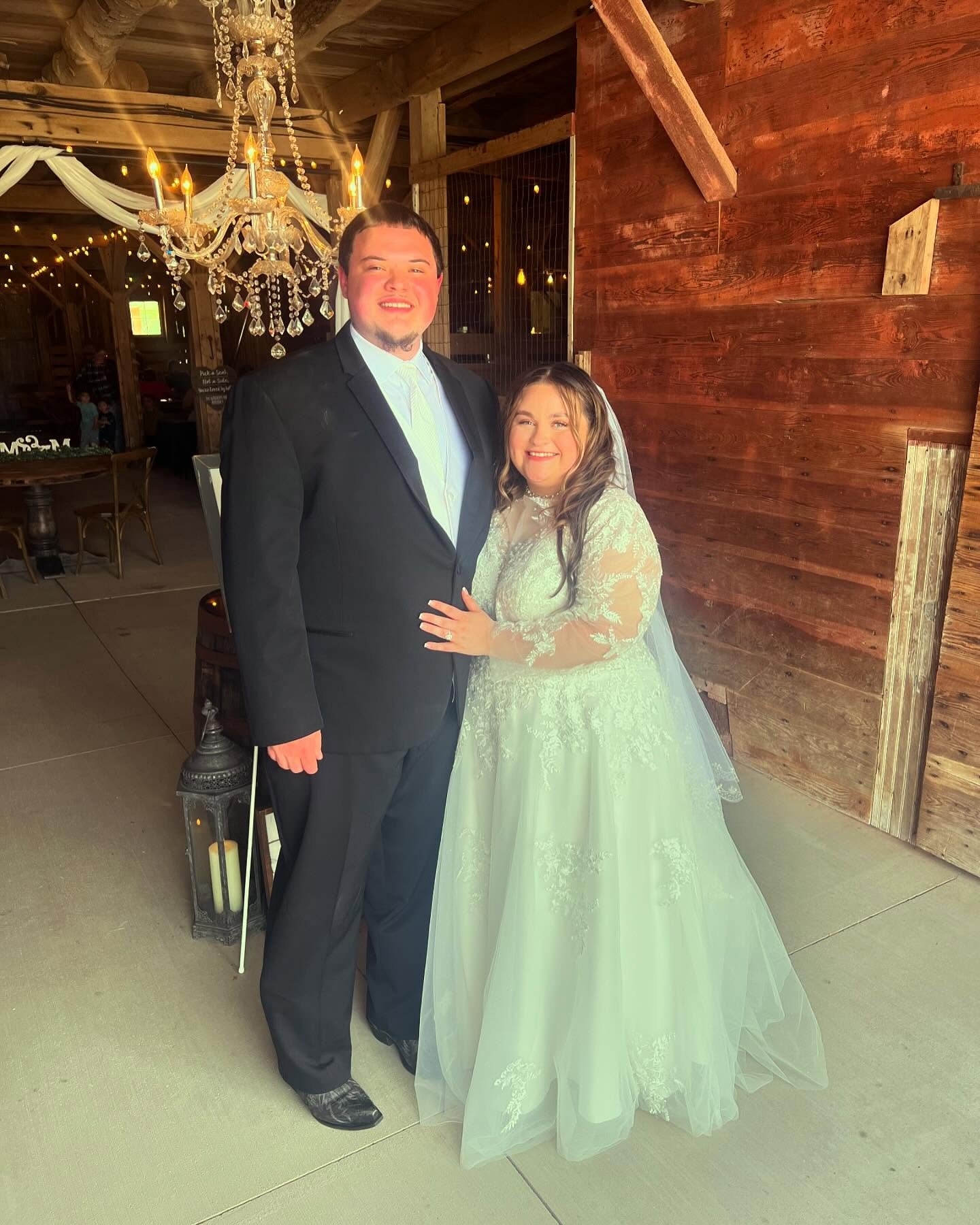 Congratulations to Mr. &amp; Mrs. Downam! We loved your personalized favors of Pepper Jelly and your audio guestbook ☎️#thebarnonboundary #barnwedding #maybride #indiana