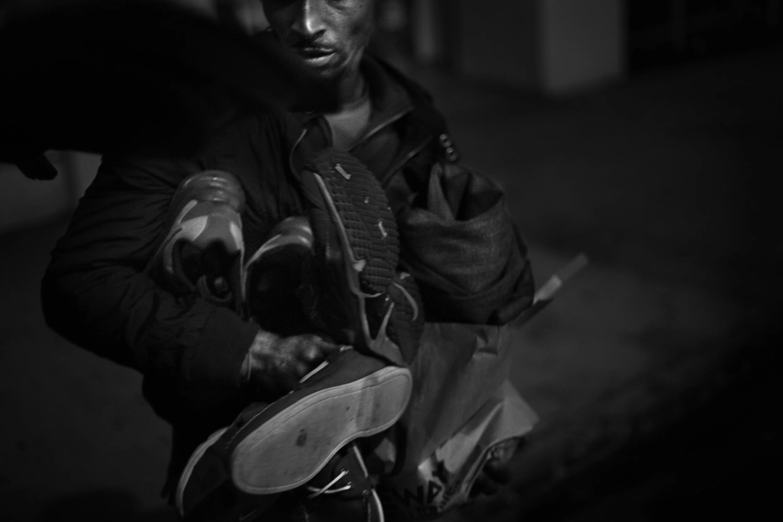  Shanon gathers his personal belongings to try and return to the rehab program. After some back and forth with the staff, he moves back in. 