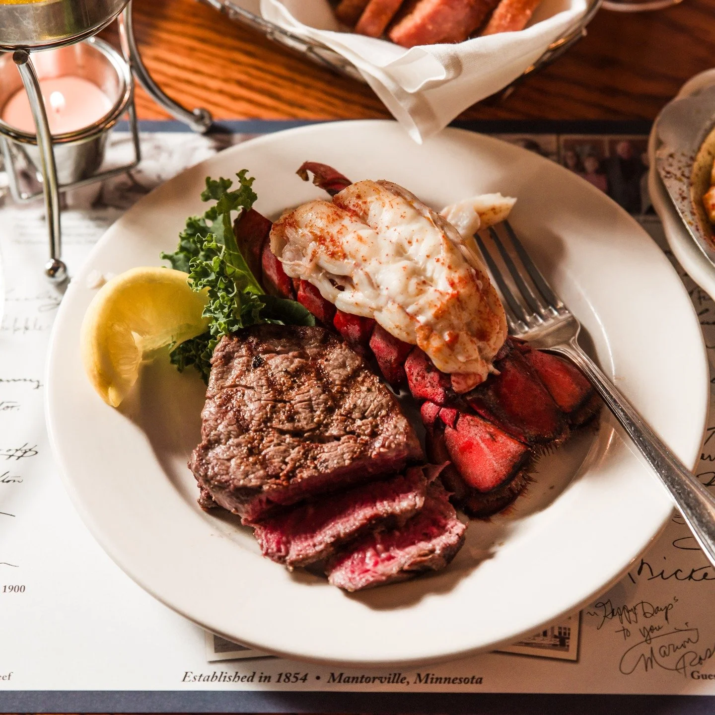 💥Thursday Night Special: Steak and Lobster💥

7oz choice tenderloin steak with a 6oz Canadian cold water lobster tail. Served with choice of au gratin, western, French fries, or baked potato. Choice of salad, soup, herring, or coleslaw. Garlic Toast