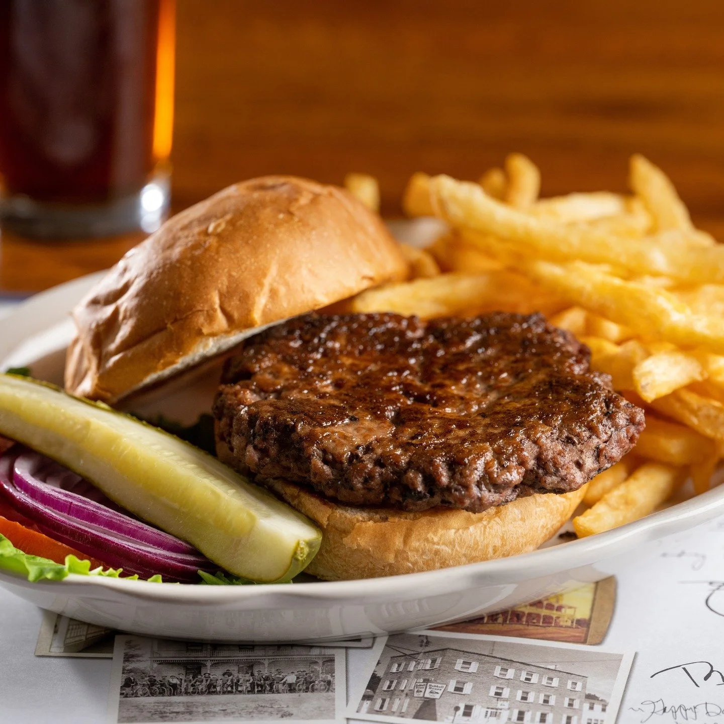 Stop in for lunch or dinner on this sunny Saturday! ☀️ Whether you're in the mood for a burger and fries, or some steak and lobster, we got you covered!

We are open 11:30am-8:30pm. See you soon 😁