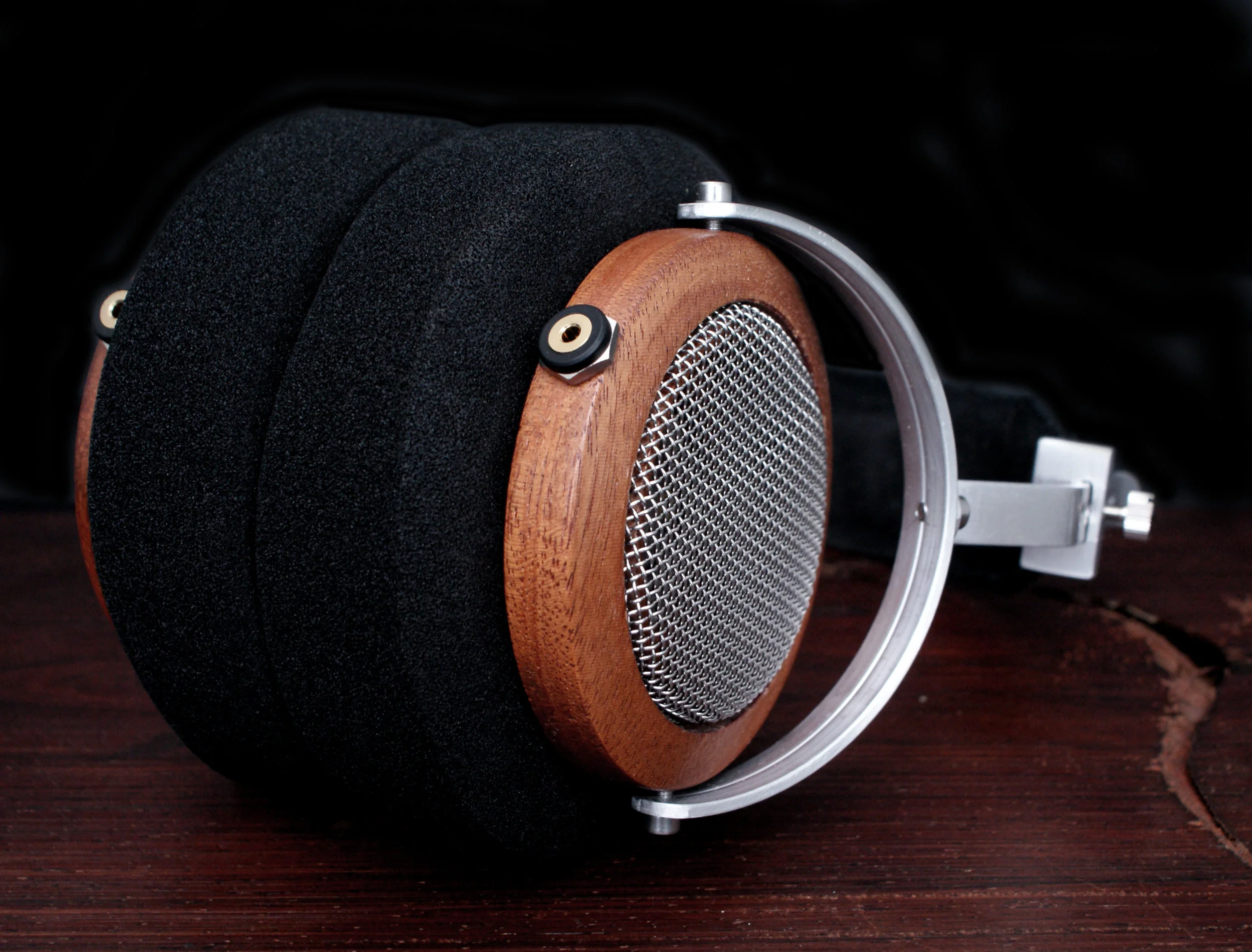 Hyland Saturn One Headphones with silver and copper mix cable