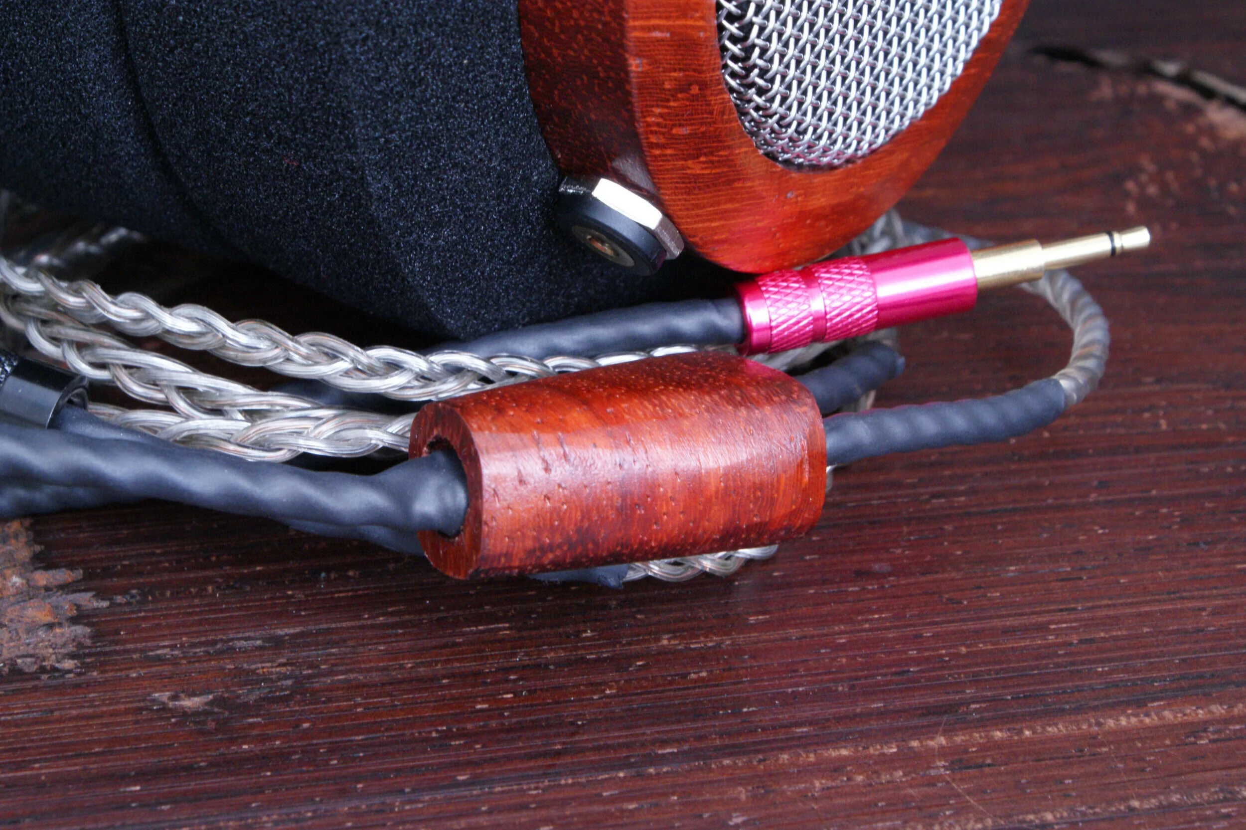 SIlver and copper mix cable close up detail