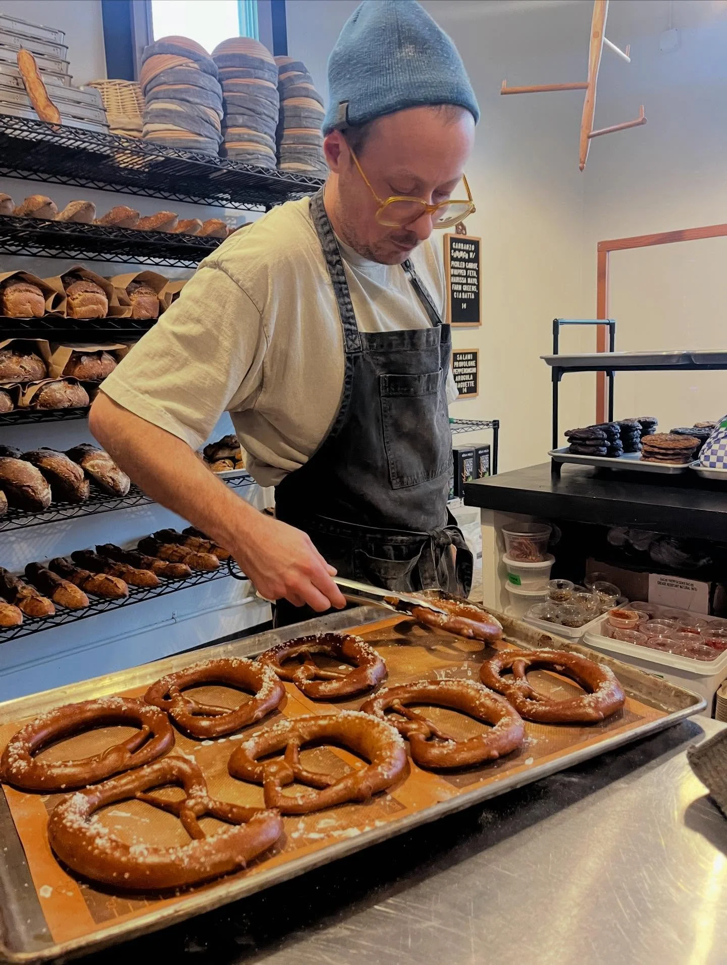 LAST ONE 🤲 
Fun-filled bread and pastry, special slabs, and Spiced German Christmas cookies (Pfeffern&uuml;sse)!!!
TOMORROW, SUNDAY 10-2
Thanks for your love allll year 😁🍞🦨✨