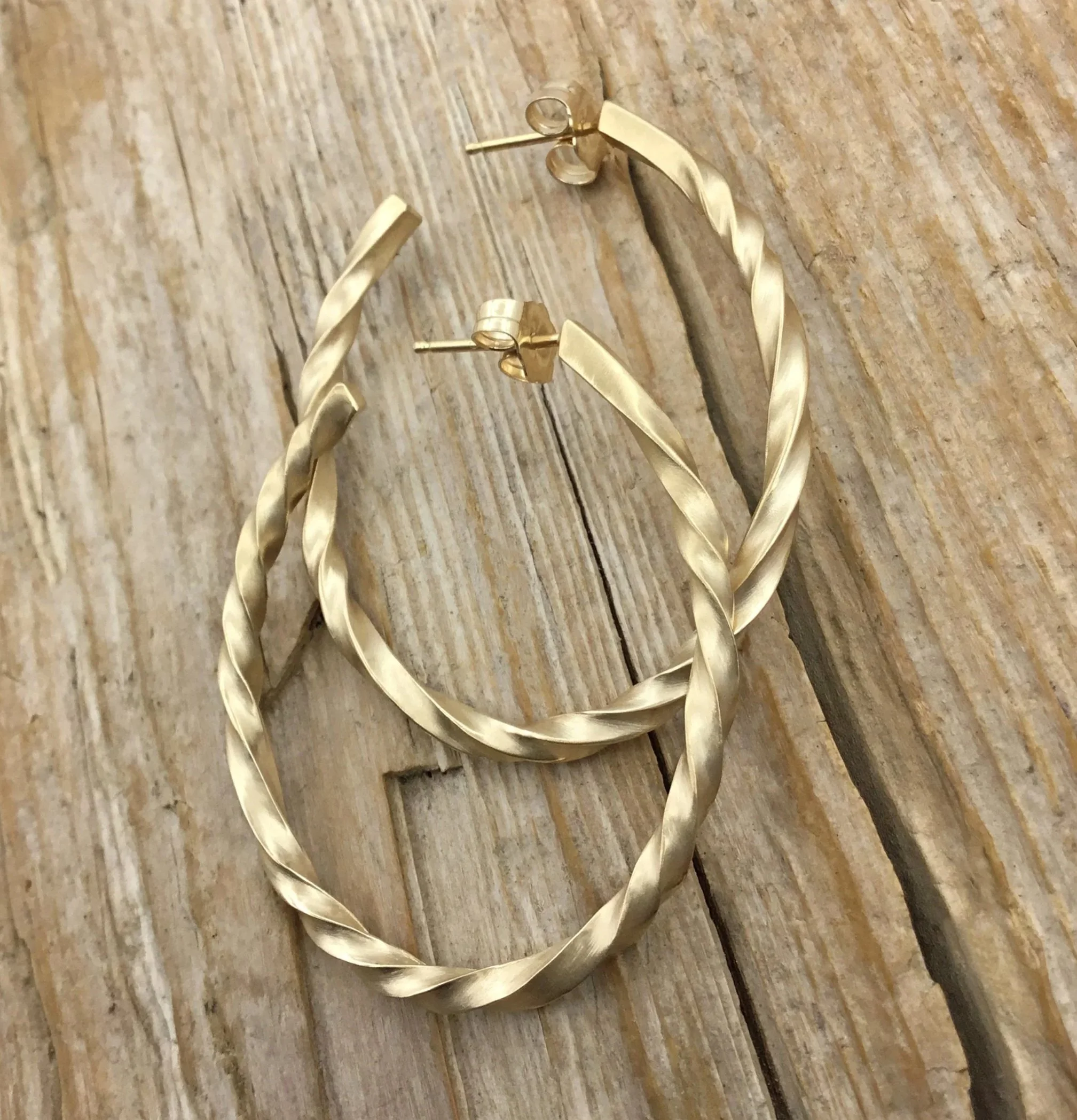 NLJ Twist Oval Hoops 