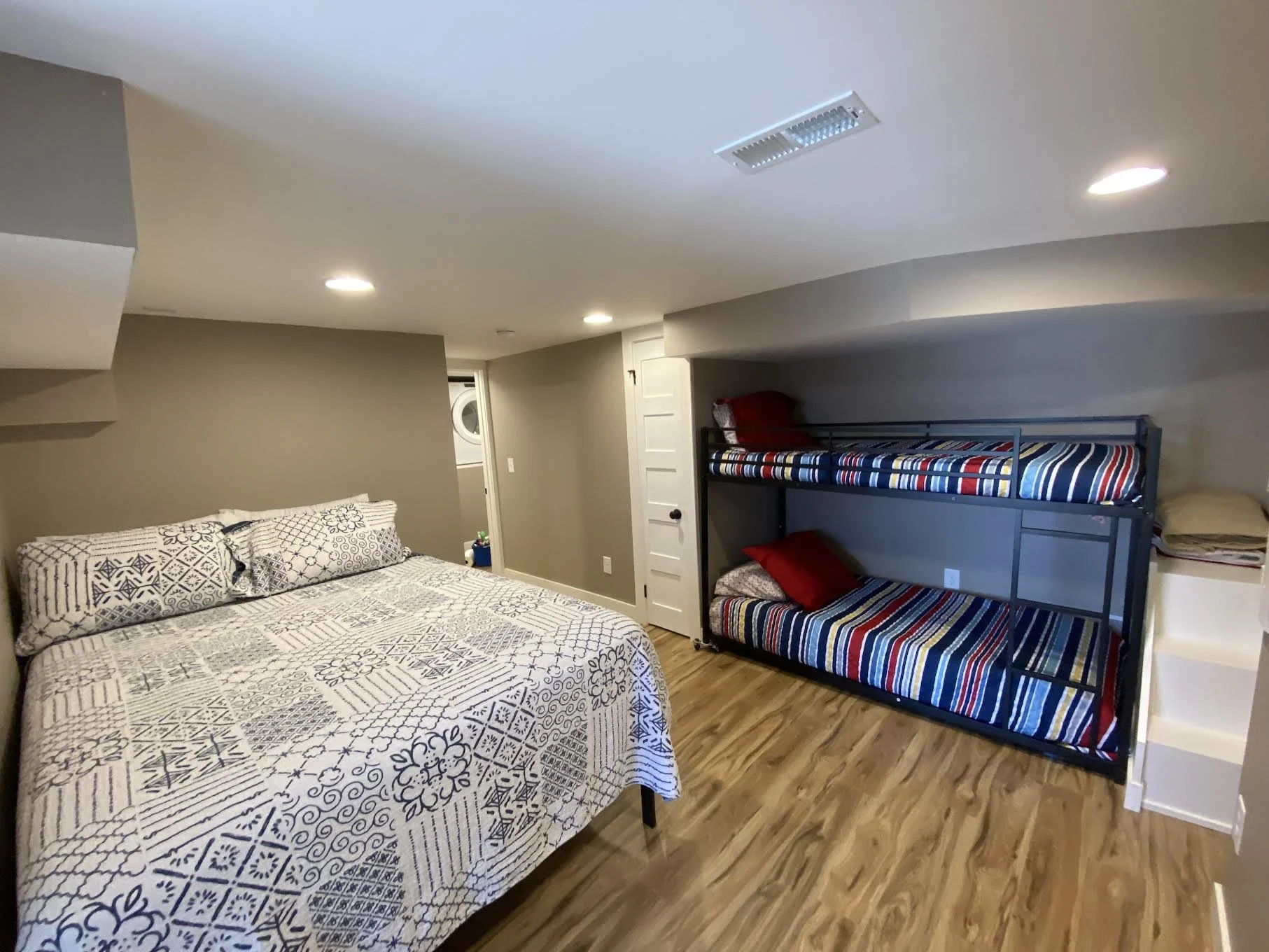 New BR/BA suite brings the Woodlands Lodge to 8BR/8BA (9BR/9BA w/ Log Cabin)