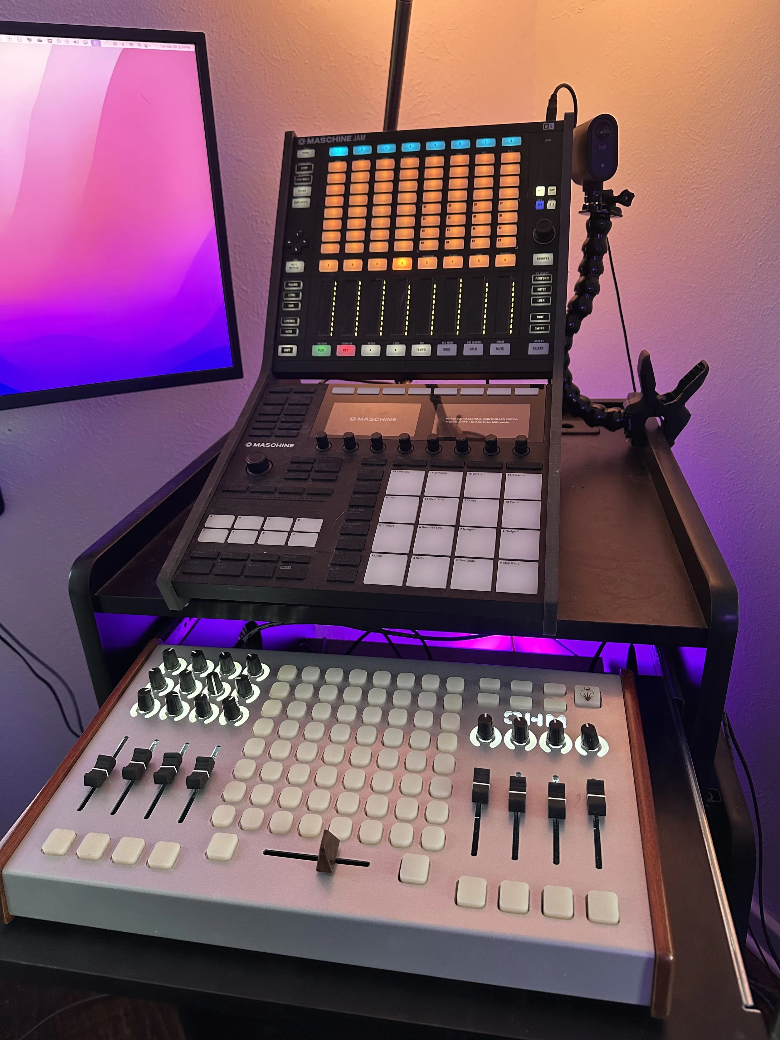 ≤ More than Glass≥