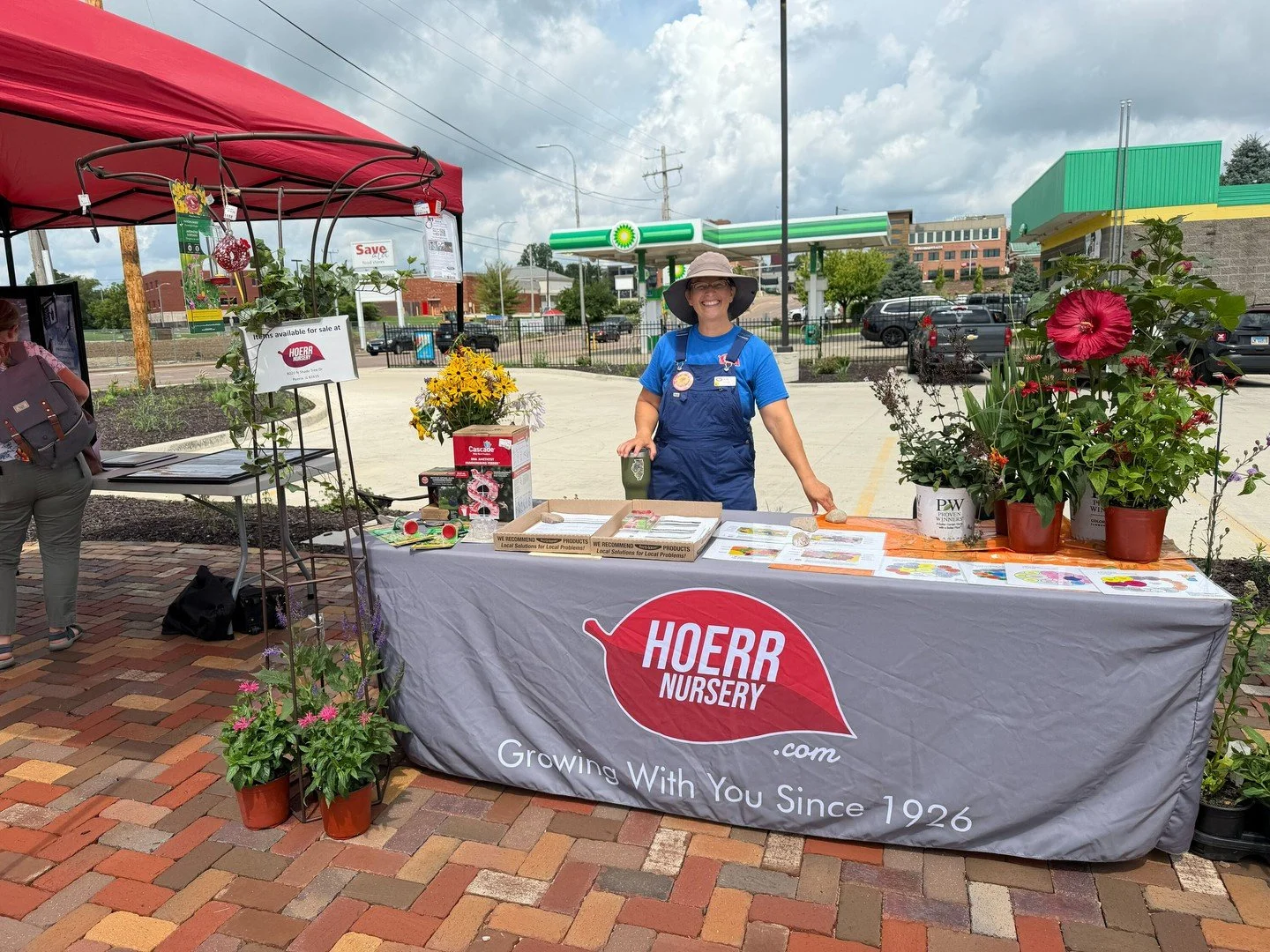 When it comes to pollinators we always say "if you plant it, they will come," but sometimes they show up when you haven't even got the plants in the ground yet! Thank you to everyone who joined us at Humming in the Heights last weekend, bot