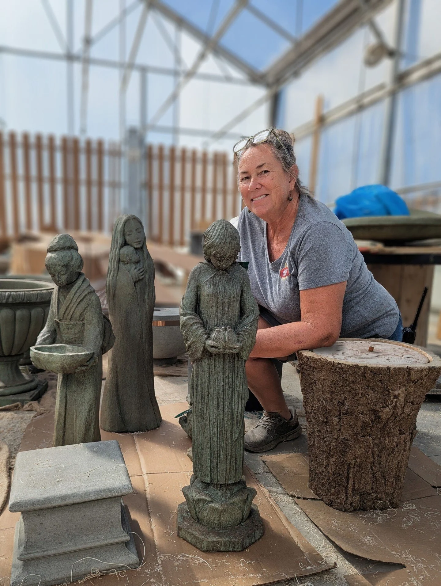 New Campania statuary has arrived! Lisa gives us a mini tour of her favorites, from bird baths to bubbling fountains. Read the full article for details, plus tips on finding the right spot for garden art at Hoerrnursery.com/garden-blog.

#peoriaillin