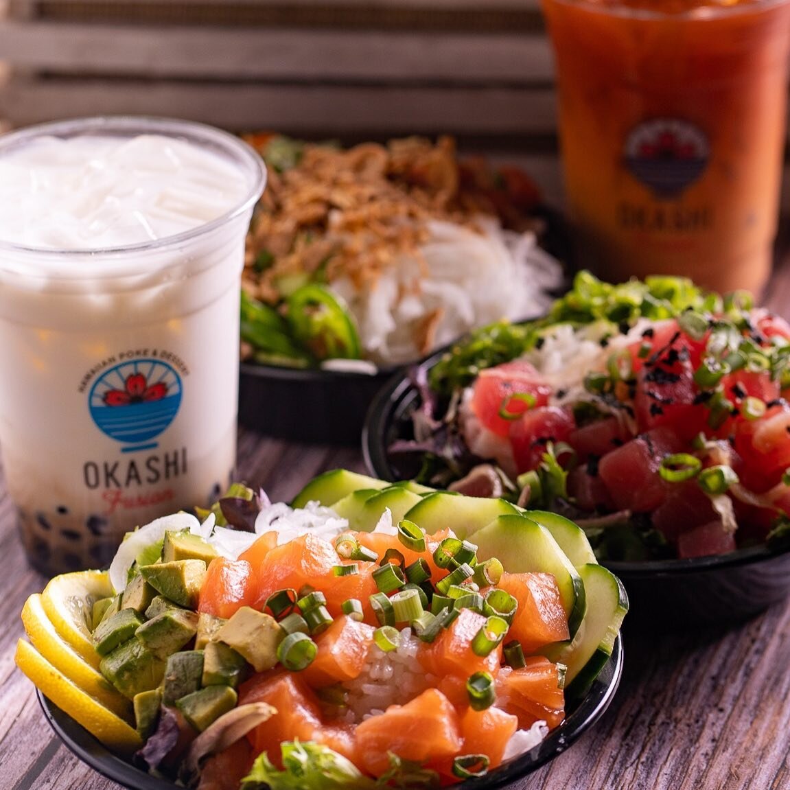 The perfect meal: healthy yet fulfilling poke bowl with a refreshing boba drink! 🤤
.
.
Create the perfect lunch or dinner that is specific to your liking! Choose from a variety of toppings and sauces 😋 
.
.
Premium quality, fresh seafood and veggie