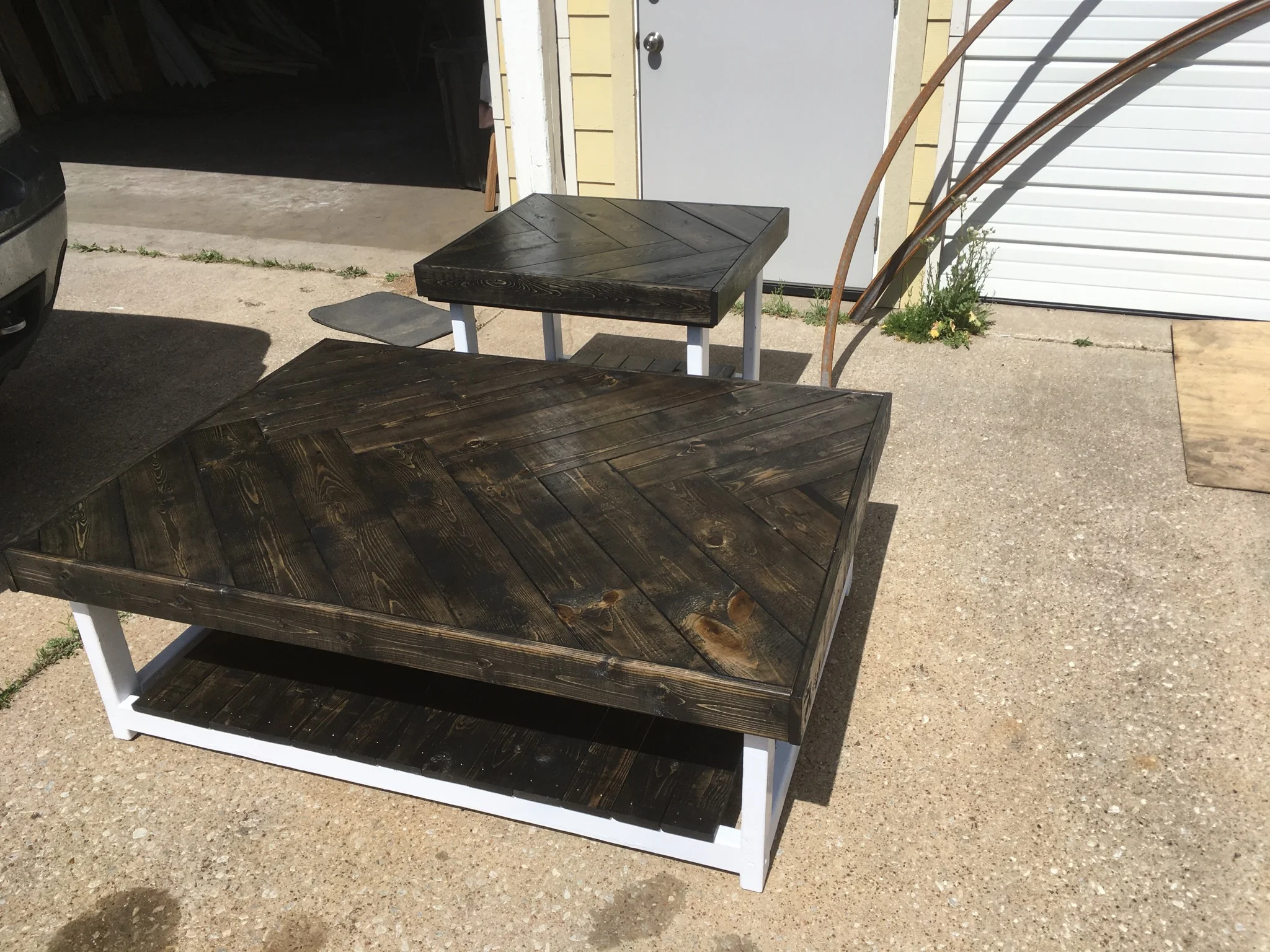 ltwotone coffee and end table.JPG