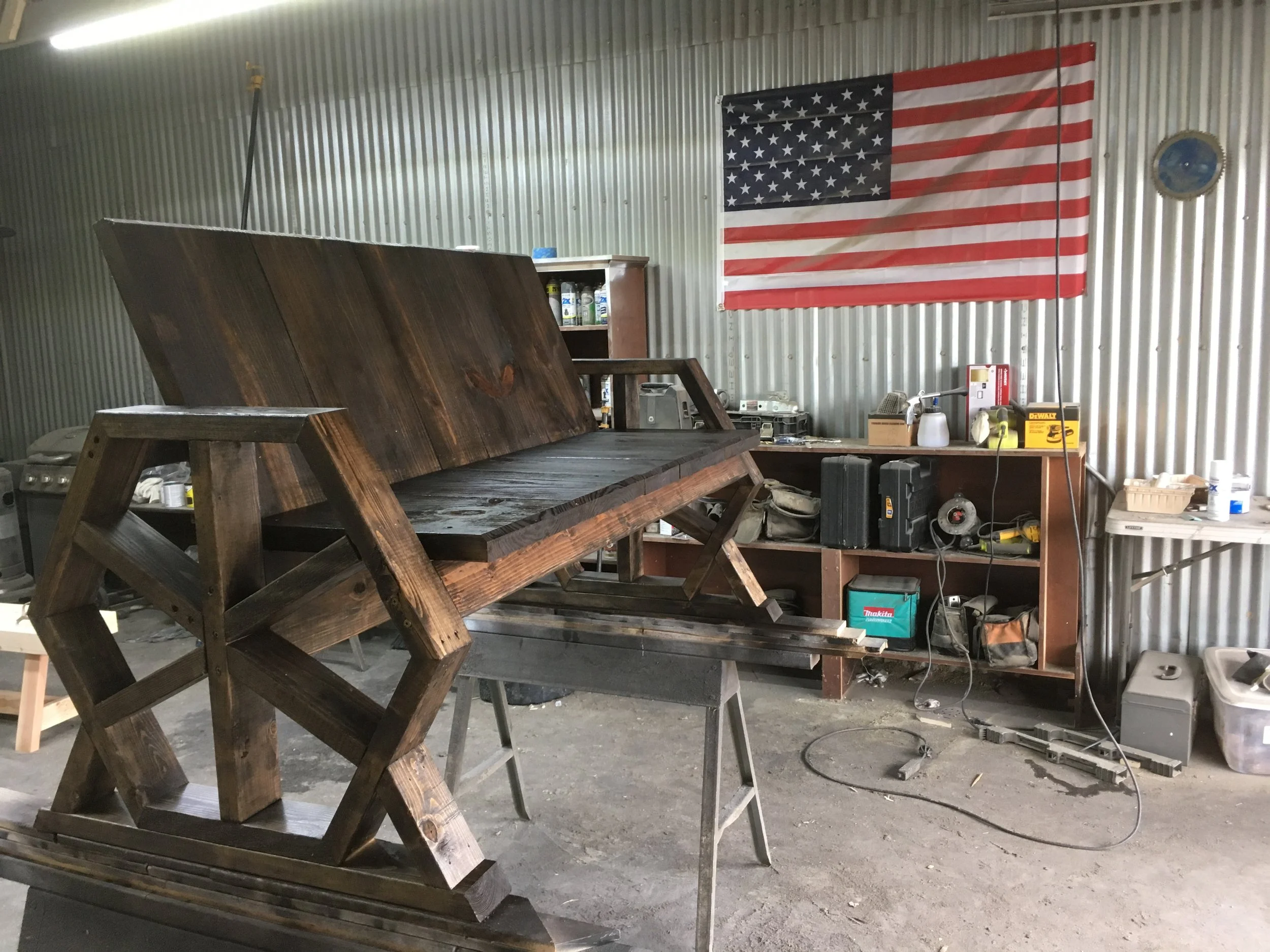 lwagonwheel bench.JPG