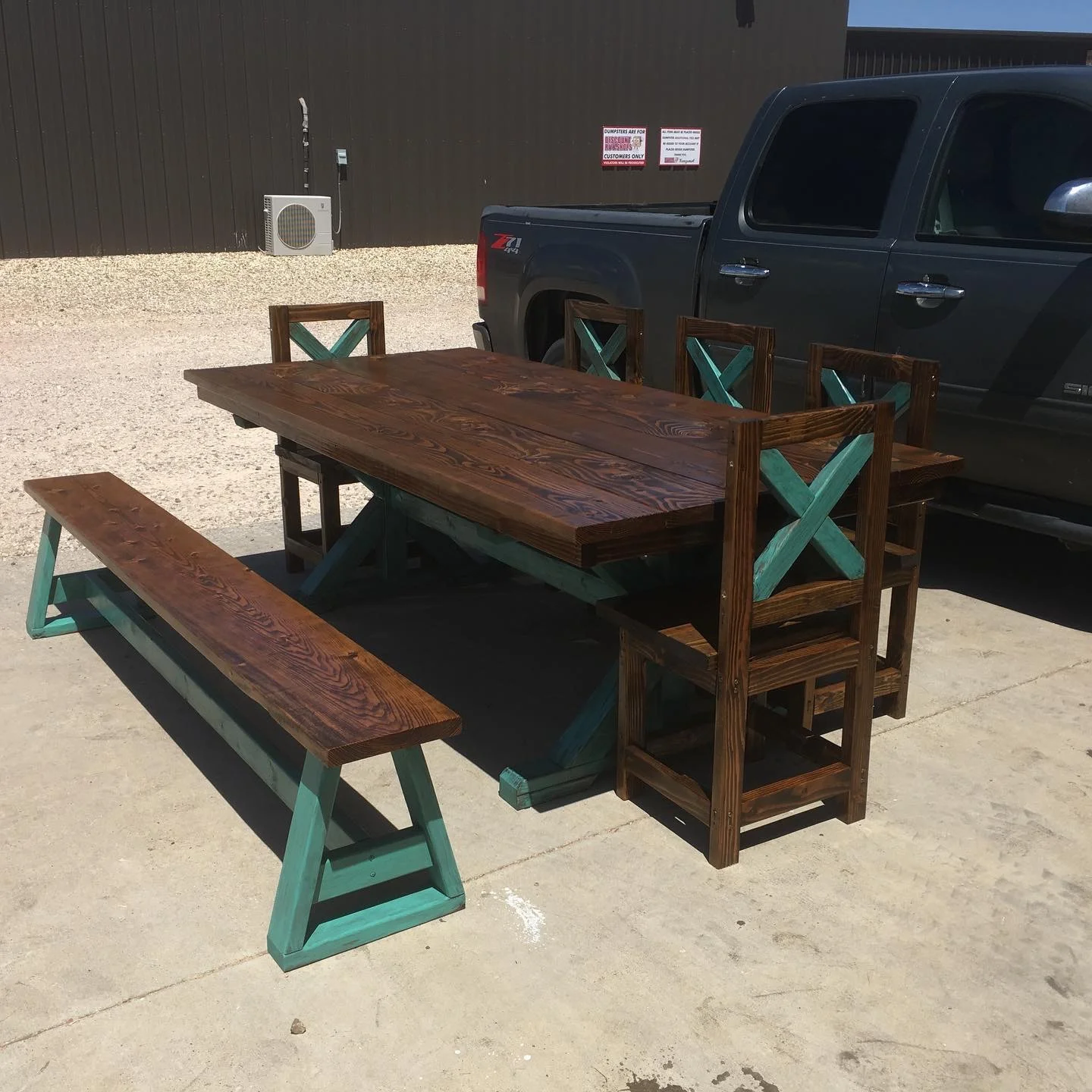 basic with green base matching chairs and bench.JPG