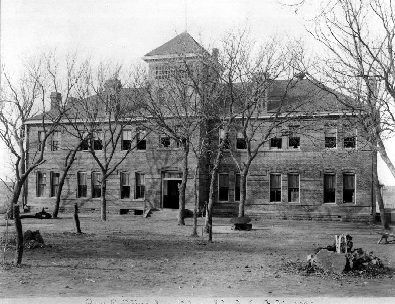 BoyDorm1896-75-se-18.jpg