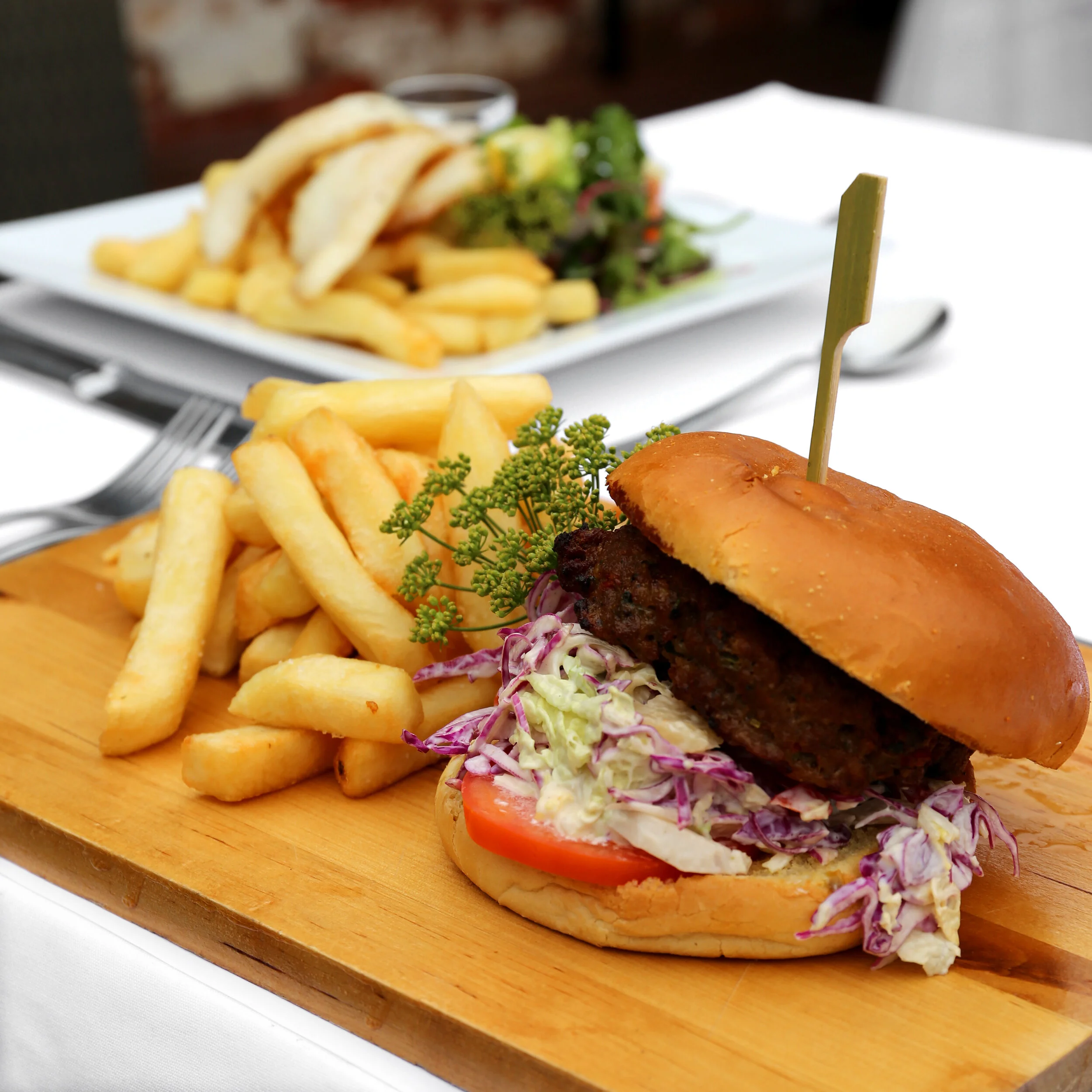 Homemade Beef Burger w/Chips